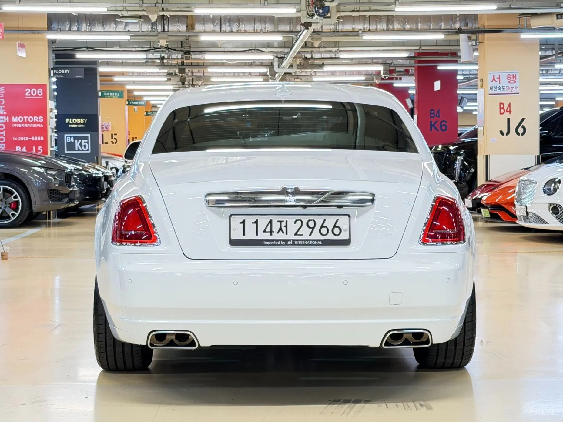 Rolls-Royce Ghost превью 4