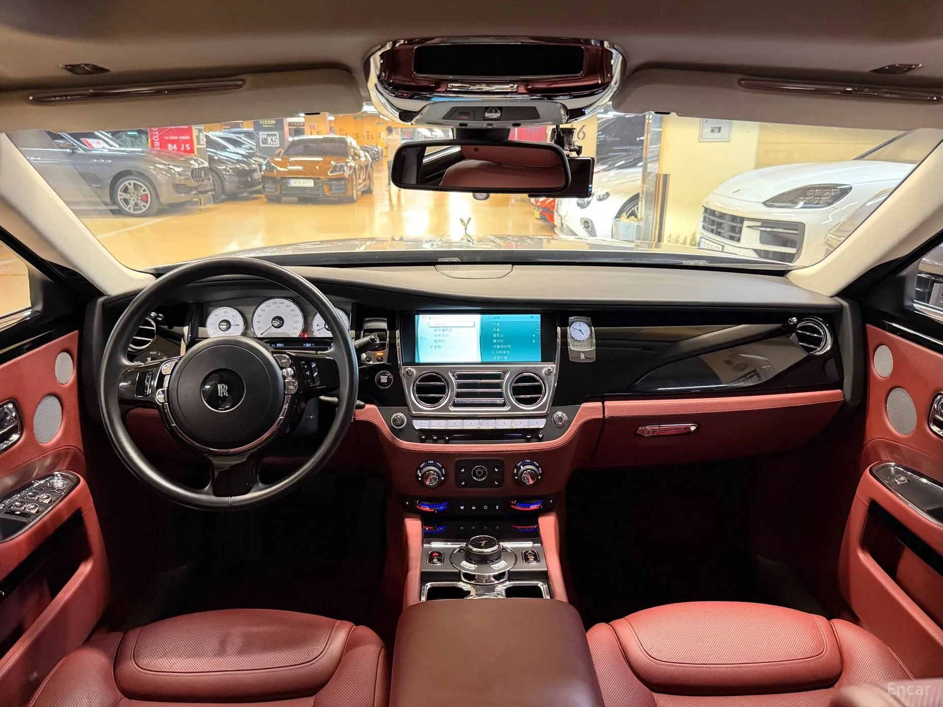 Rolls-Royce Ghost превью 7