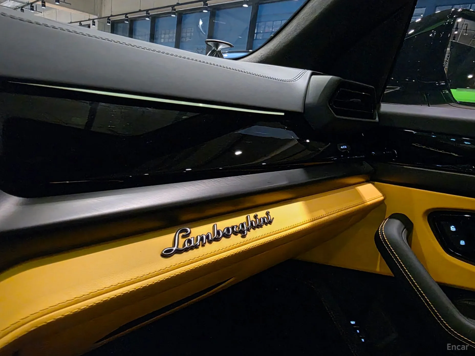 Lamborghini Urus превью 17