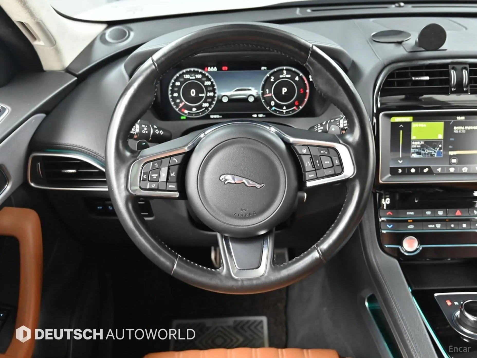 Jaguar F-PACE превью 13