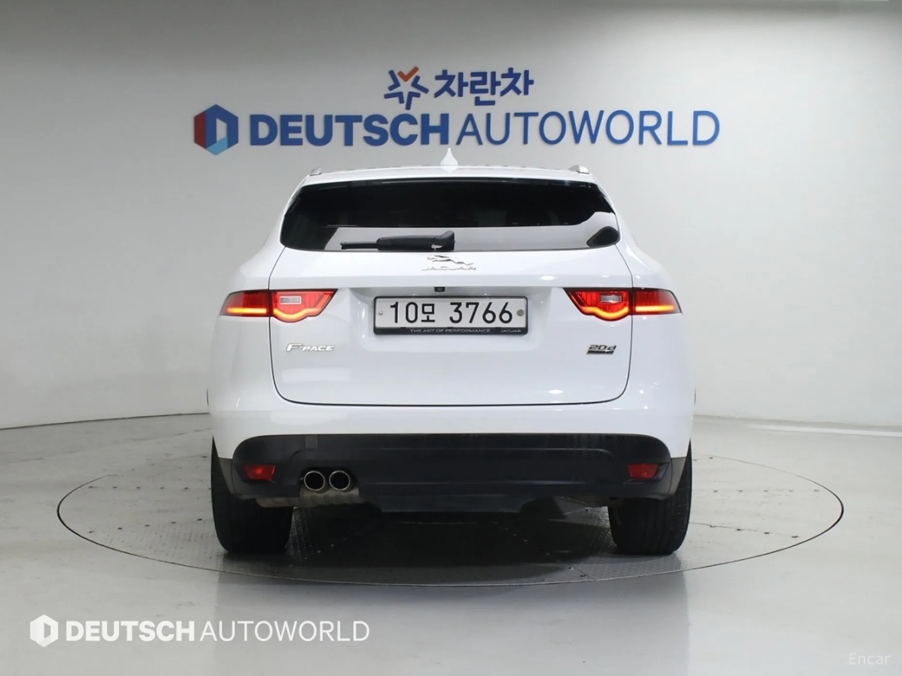 Jaguar F-PACE превью 4