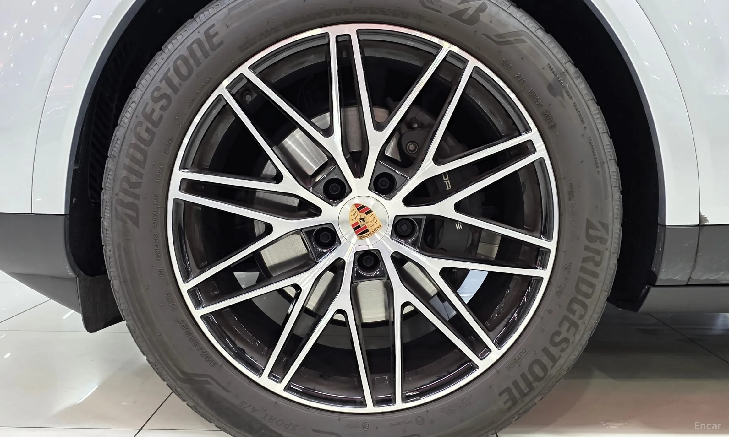 Porsche Cayenne (PO536) превью 20