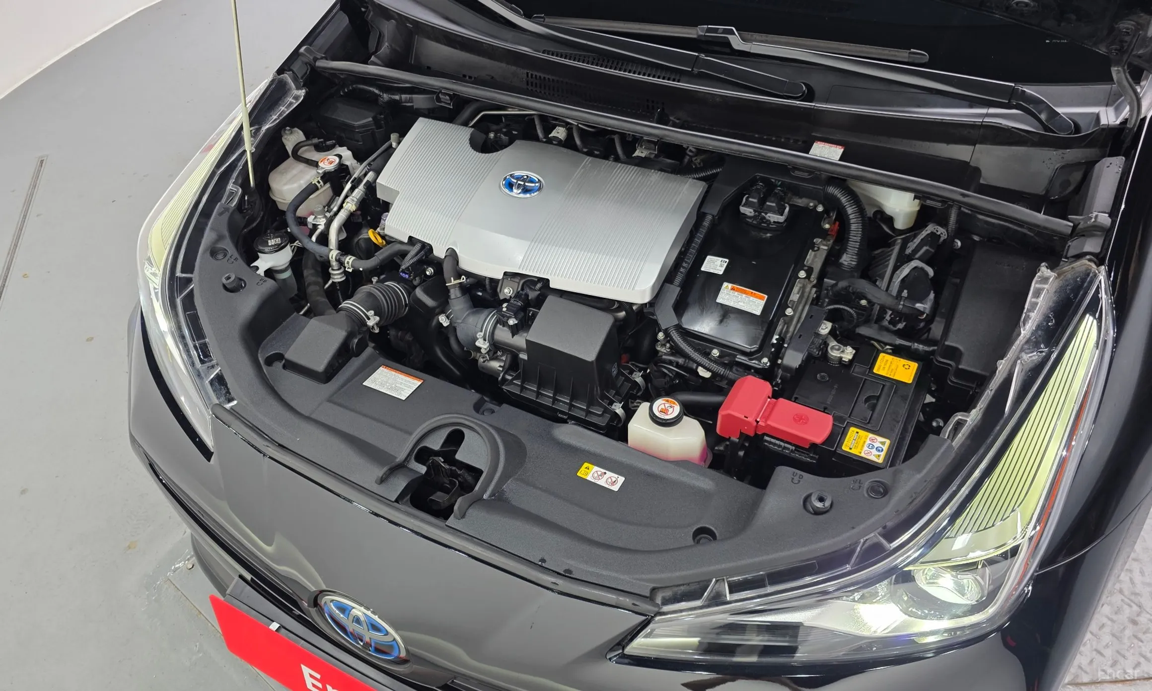 Toyota Prius 4th Generation превью 6