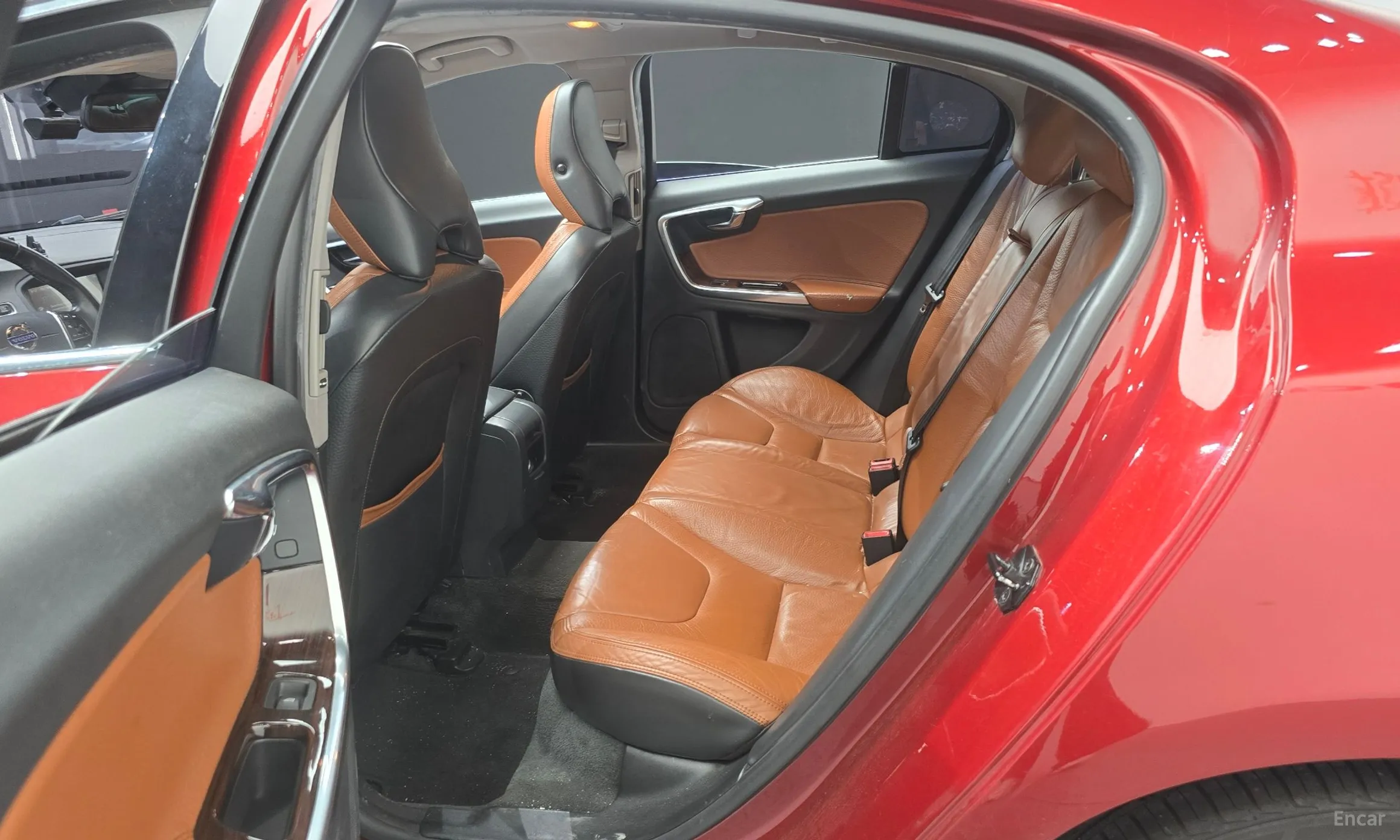 Volvo S60 превью 11