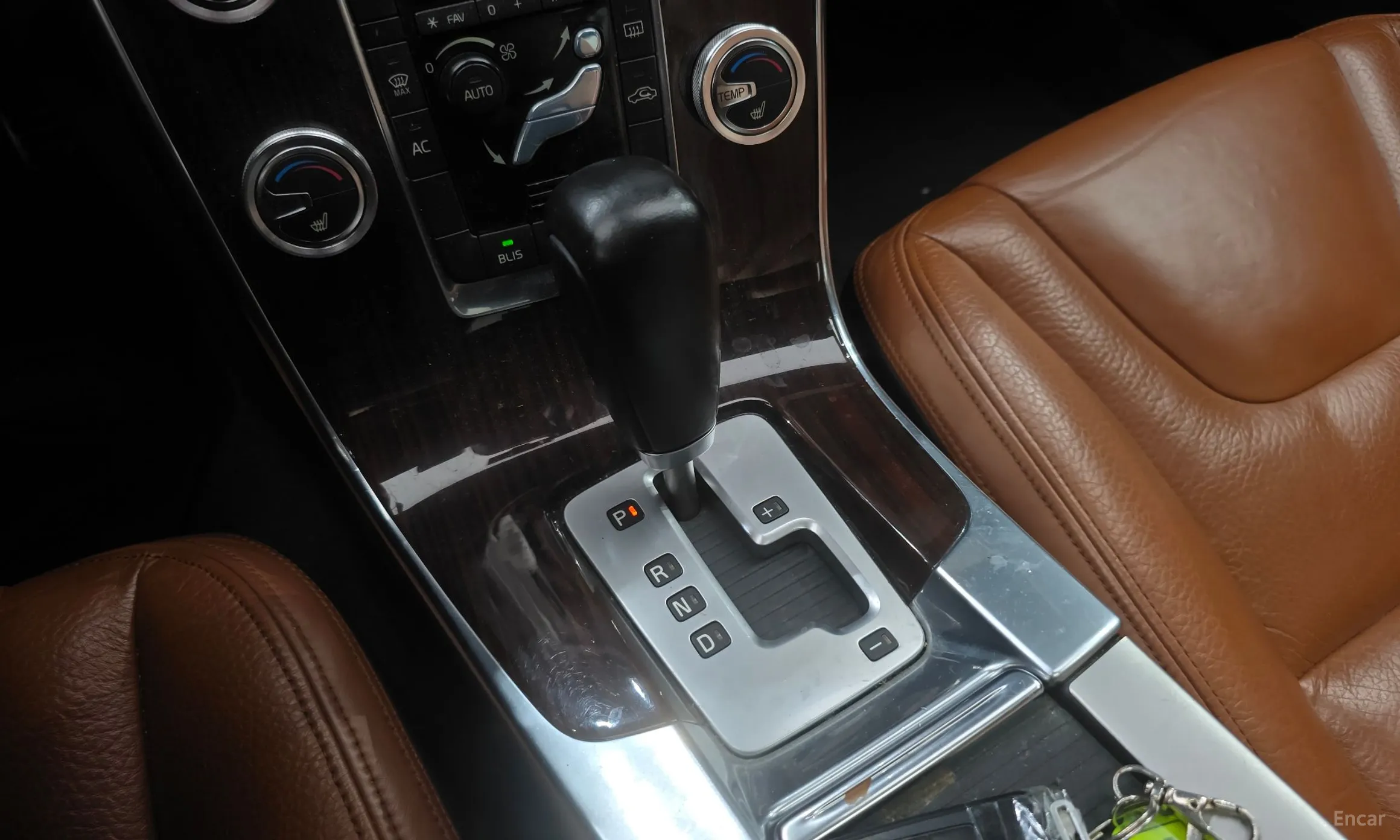 Volvo S60 превью 9