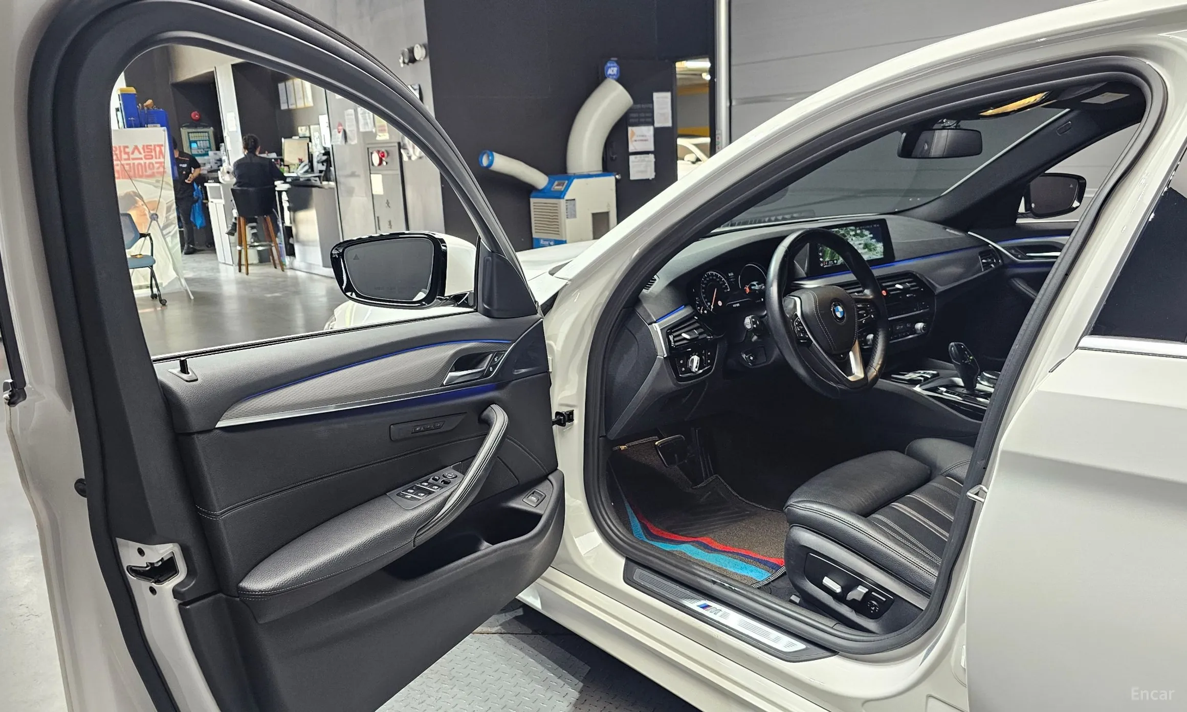 BMW 5 Series (G30) превью 10