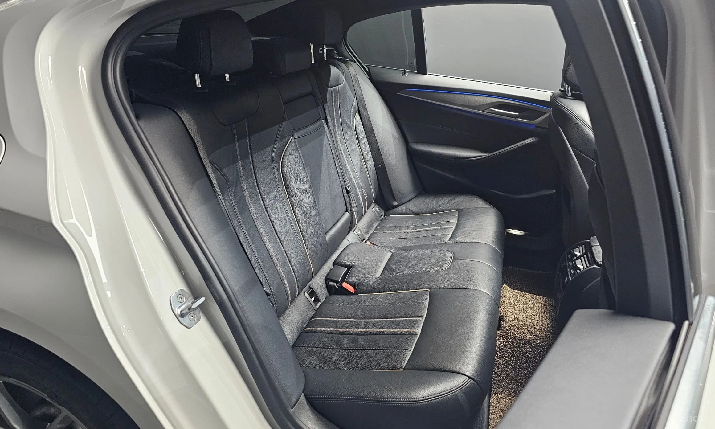BMW 5 Series (G30) превью 11