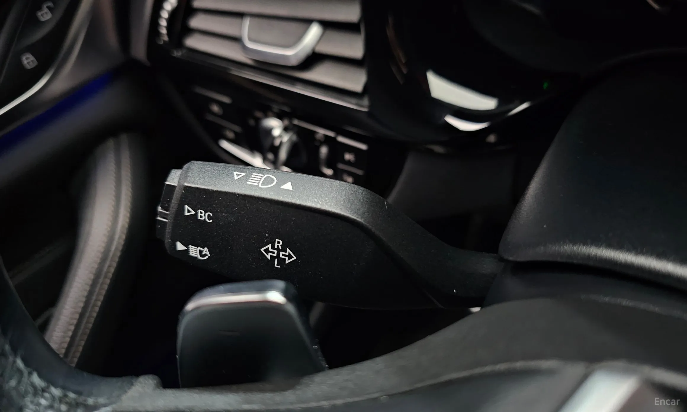 BMW 5 Series (G30) превью 20
