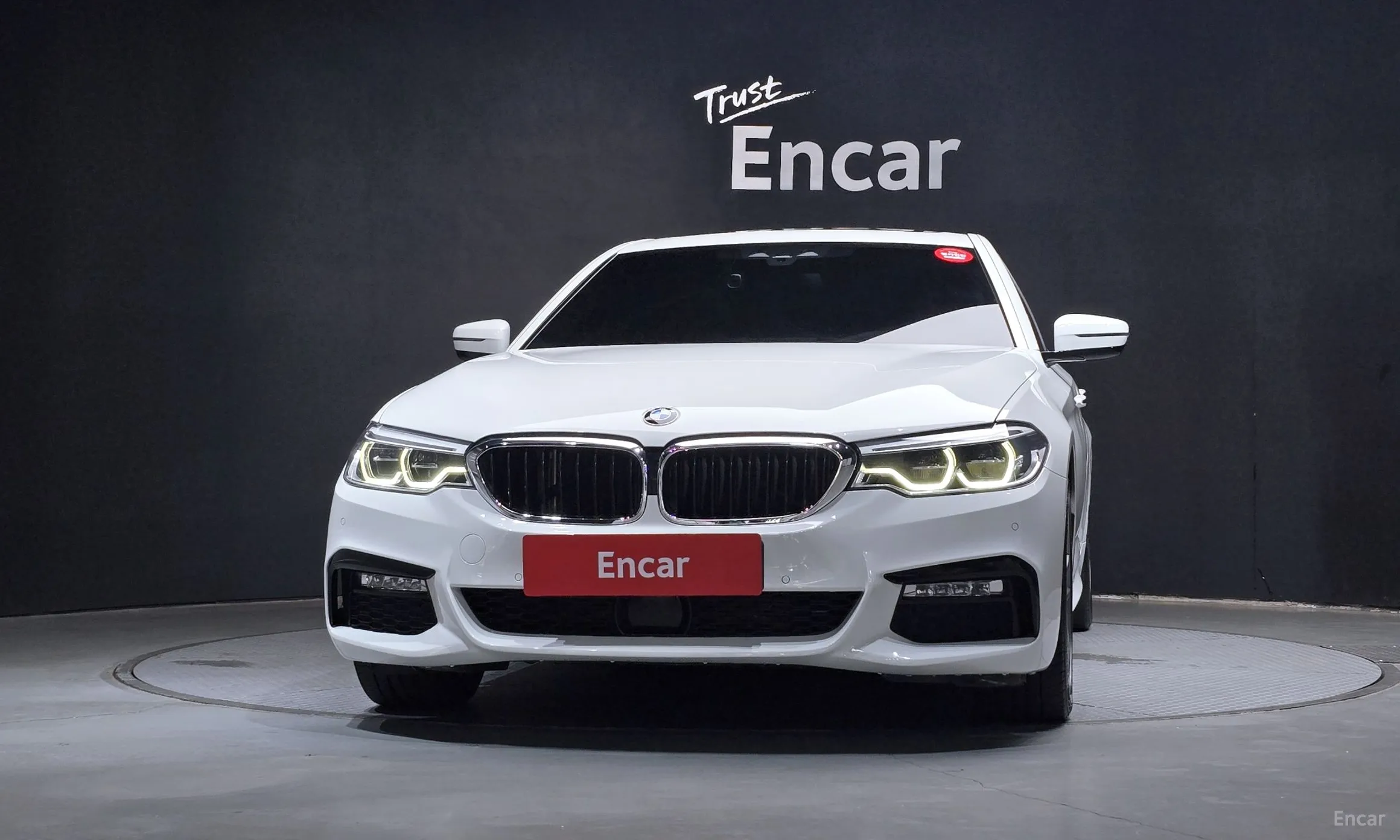 BMW 5 Series (G30) превью 3