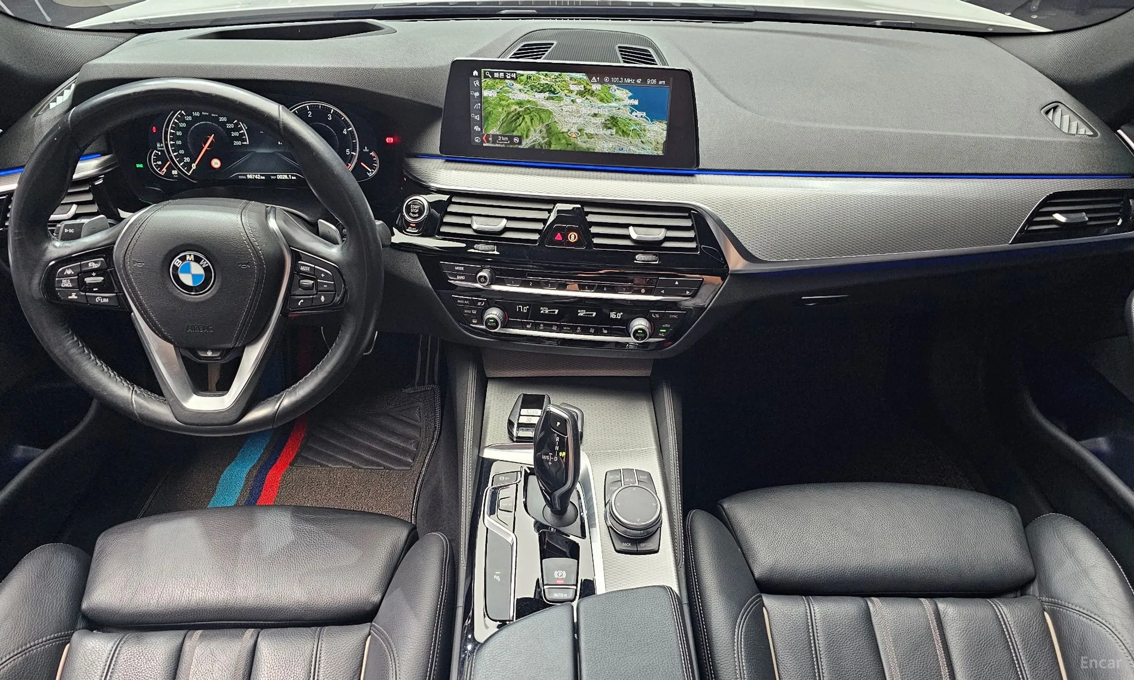 BMW 5 Series (G30) превью 7
