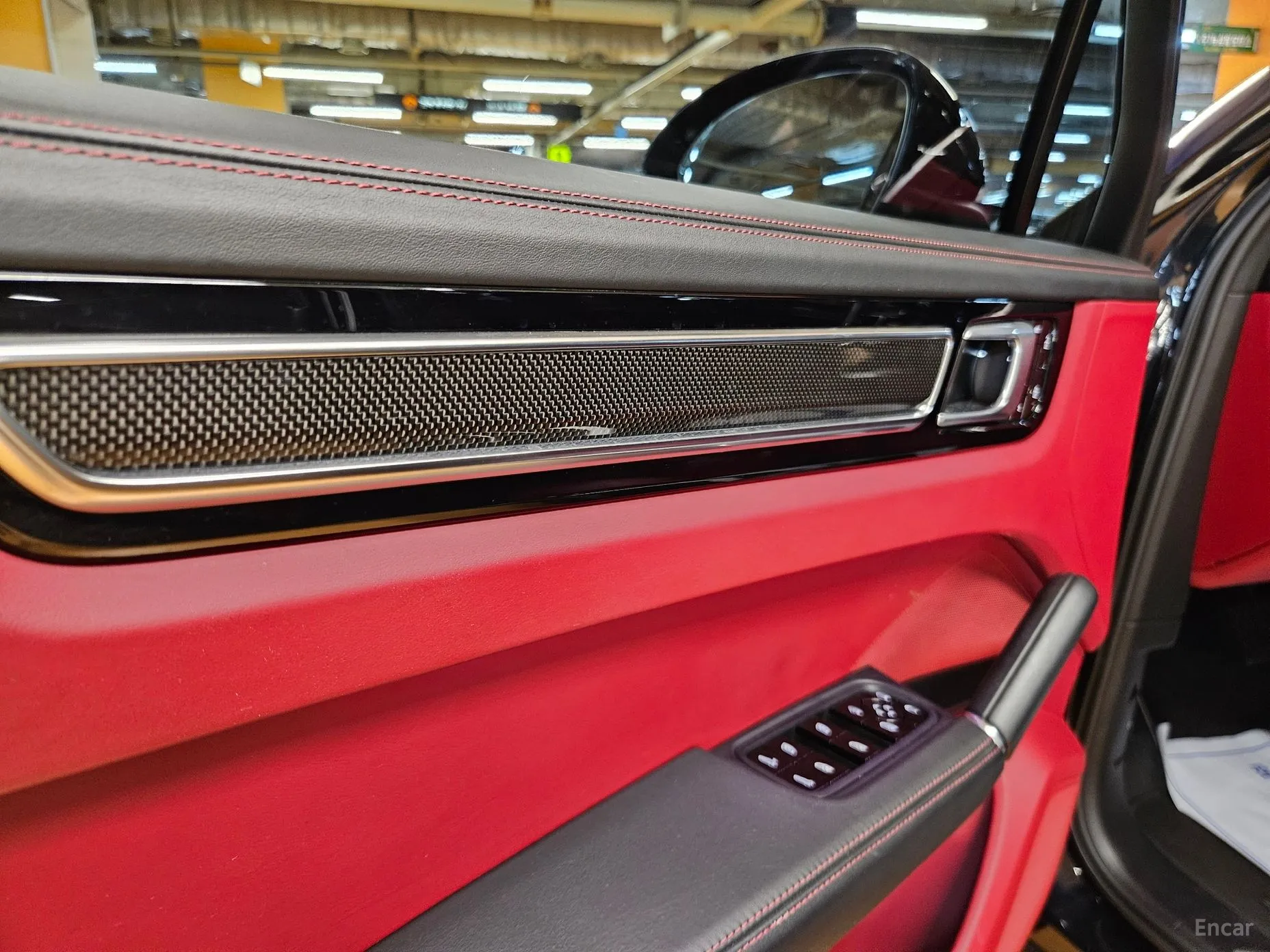 Porsche Cayenne (PO536) превью 16
