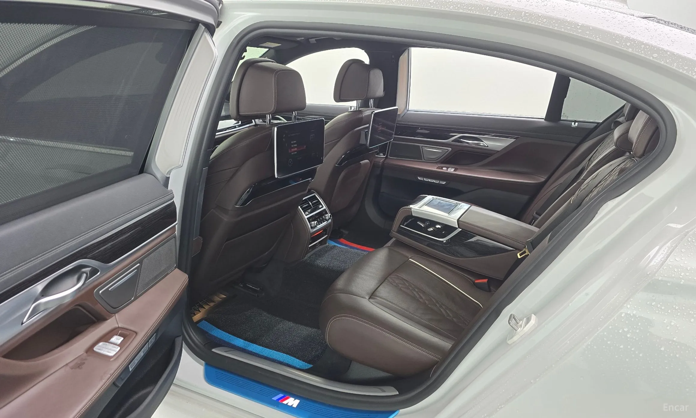 BMW 7 Series (G11) превью 12