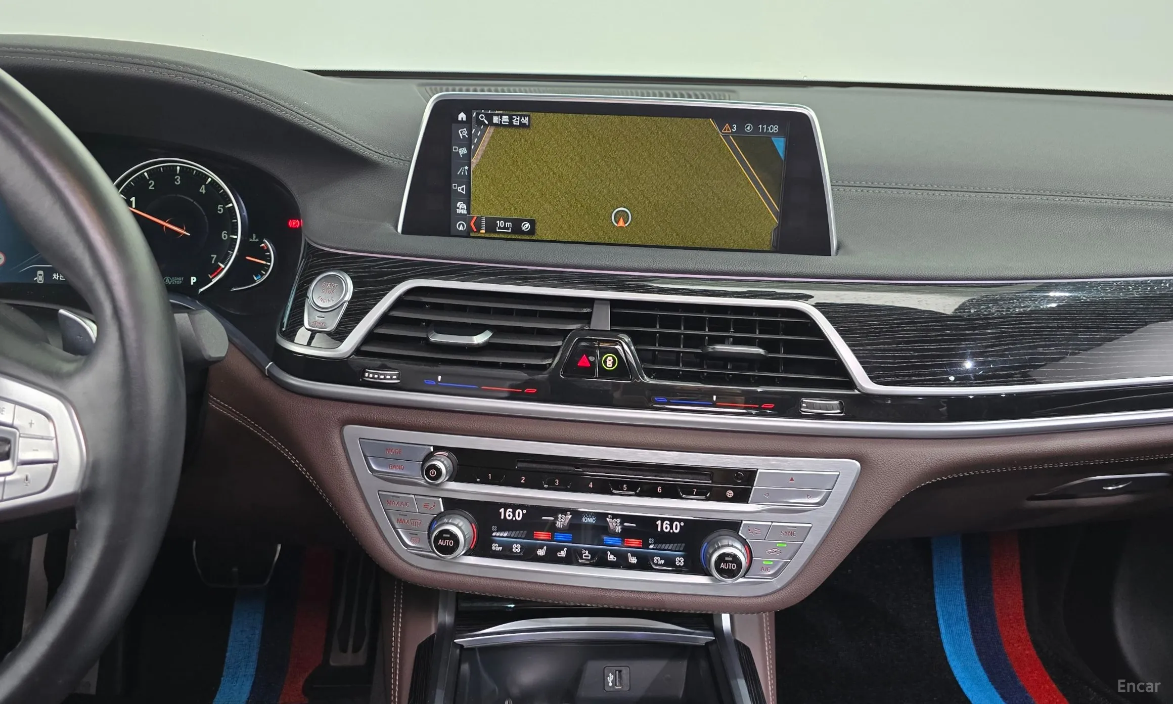 BMW 7 Series (G11) превью 13