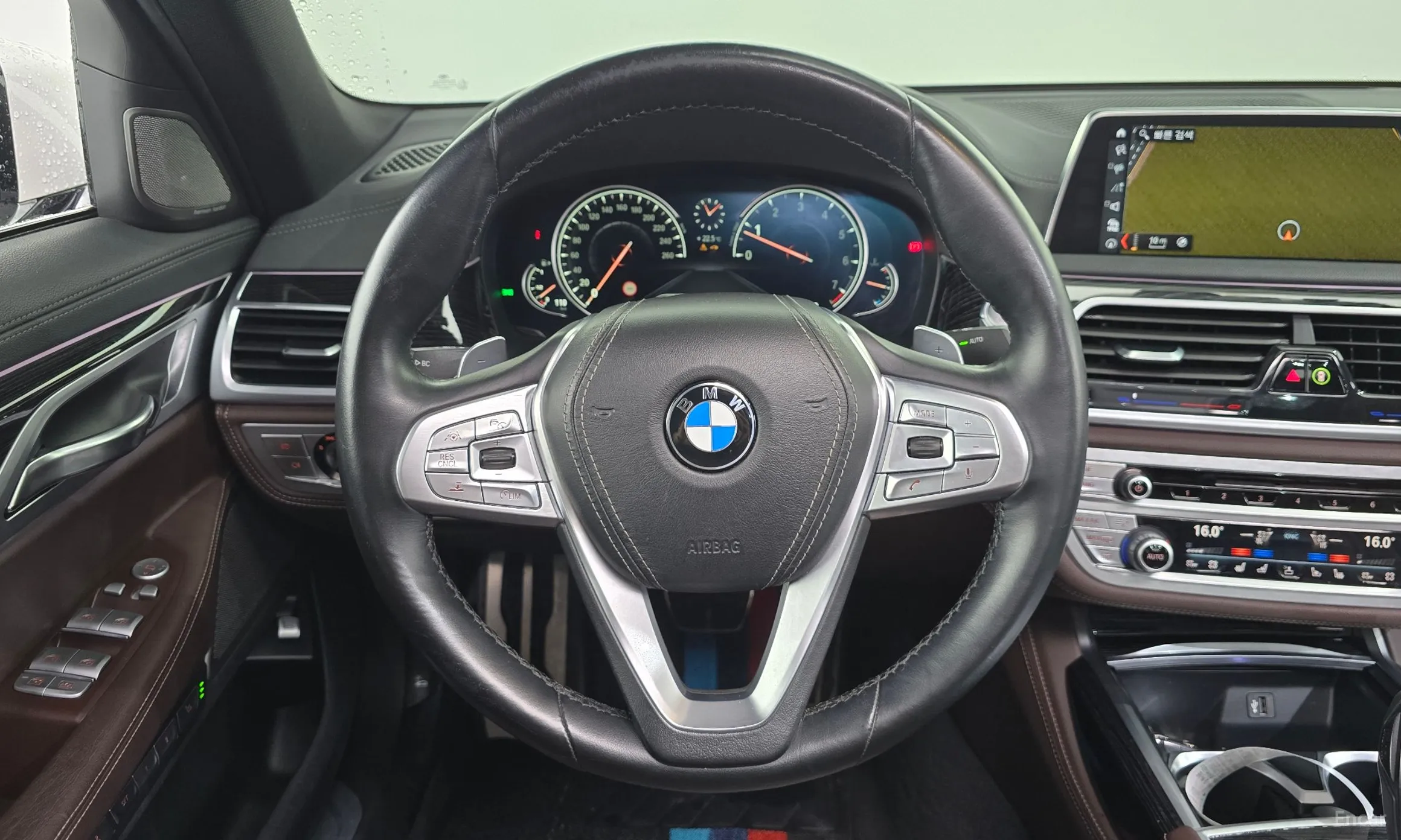 BMW 7 Series (G11) превью 14