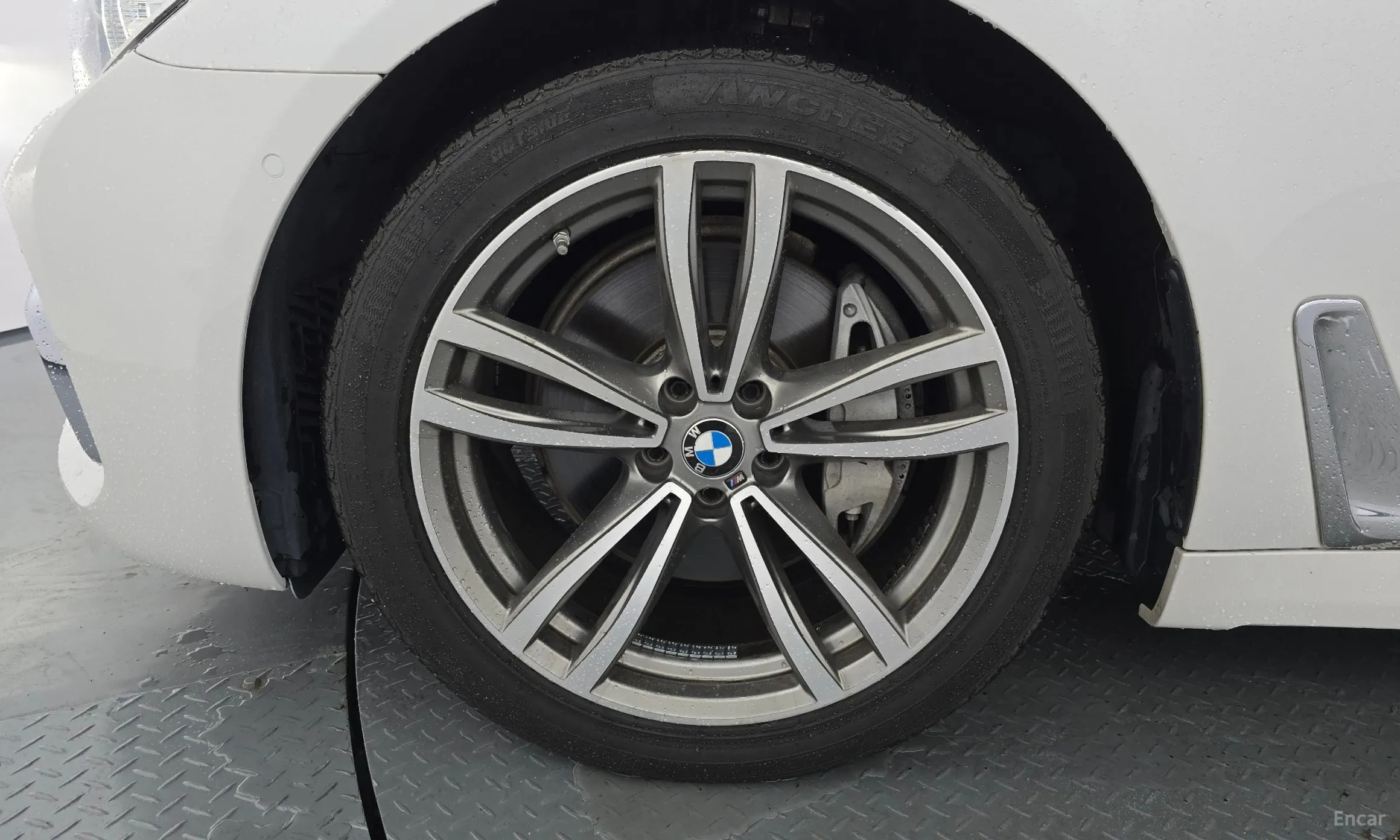 BMW 7 Series (G11) превью 5