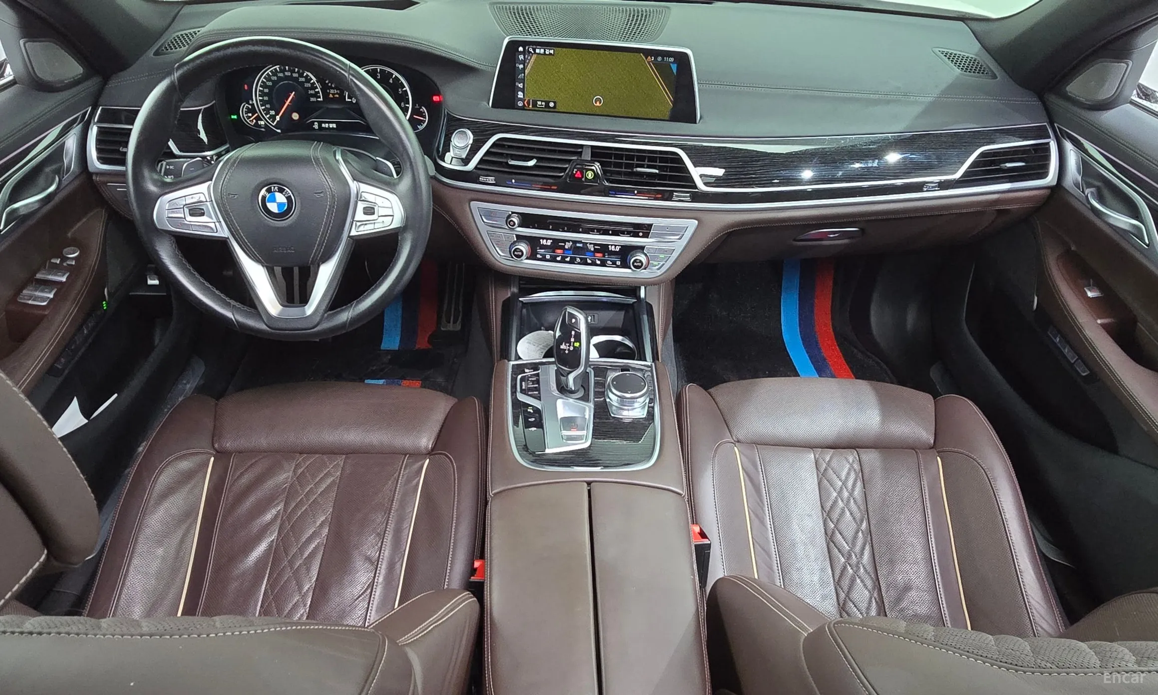 BMW 7 Series (G11) превью 7