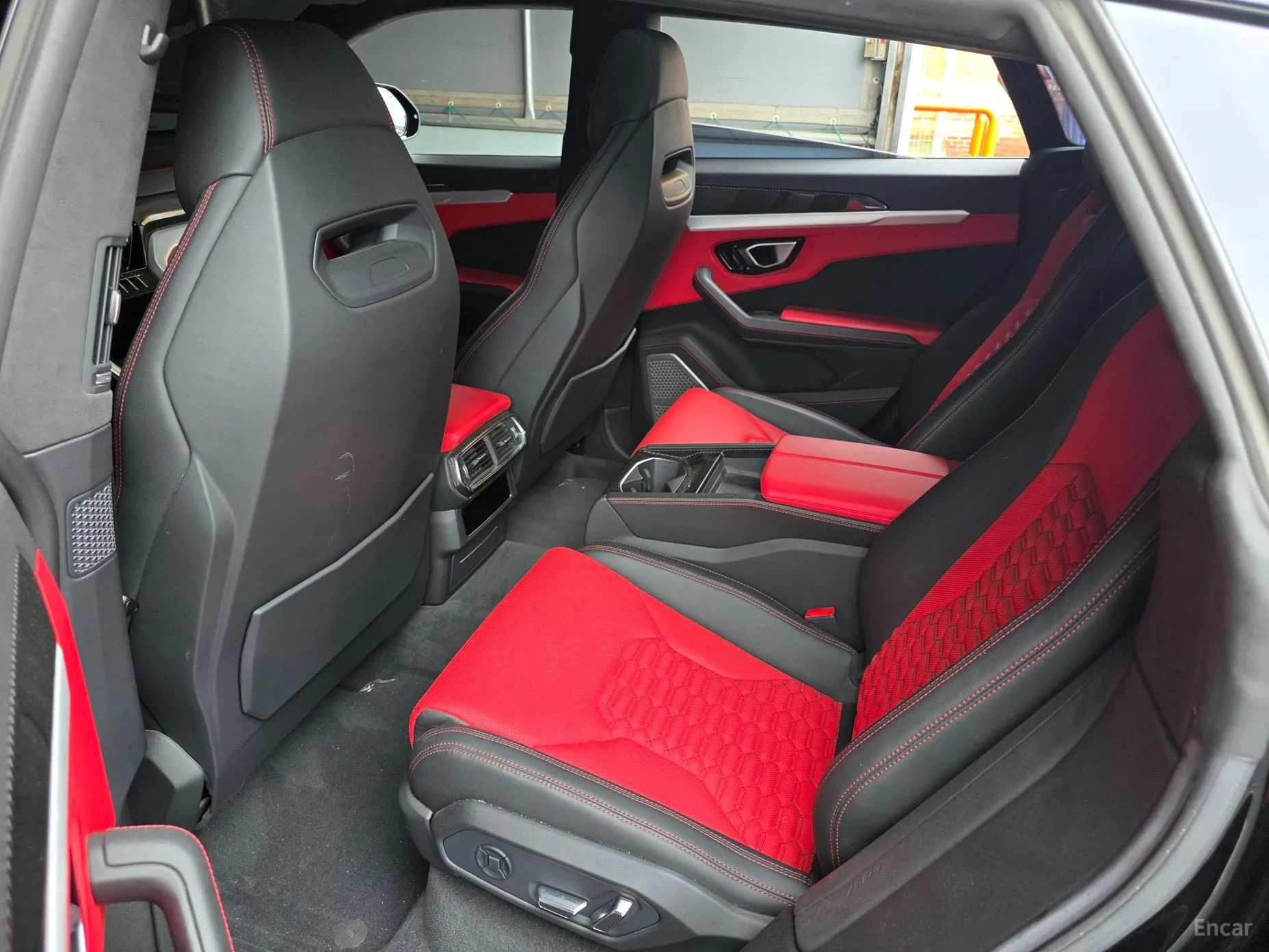 Lamborghini Urus превью 6