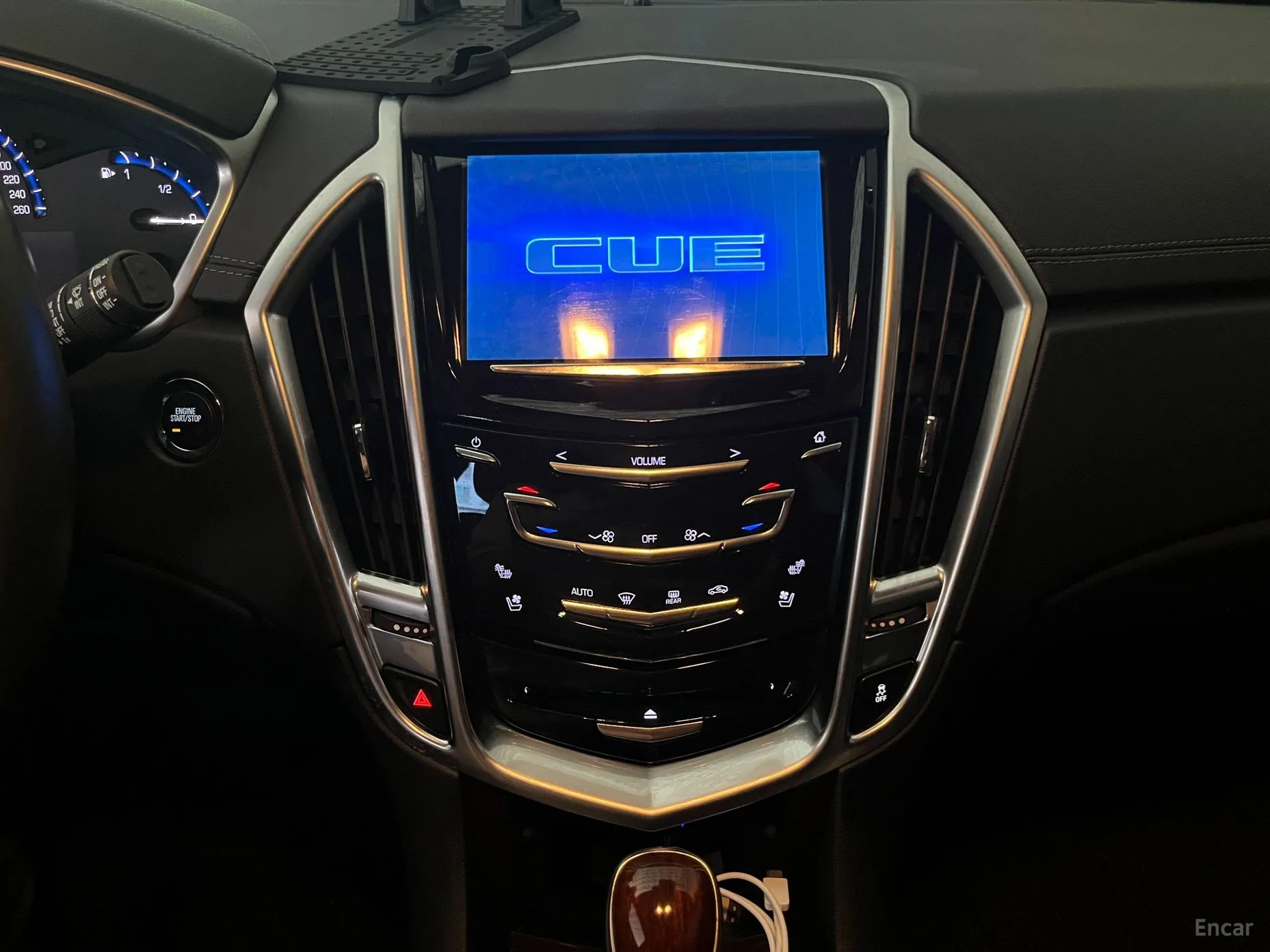 Cadillac All new SRX превью 16
