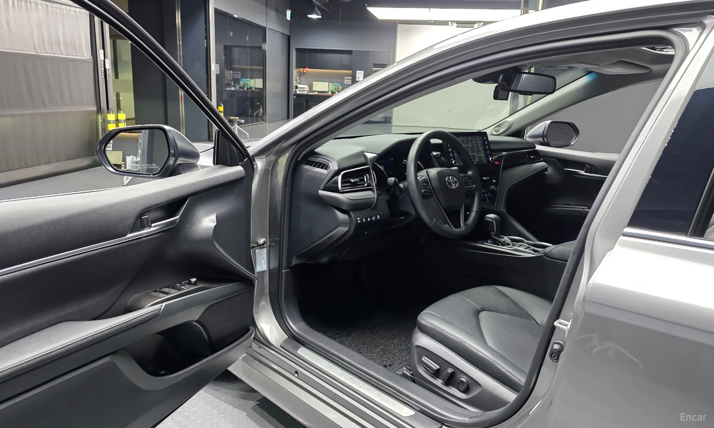 Toyota Camry (XV70) превью 10