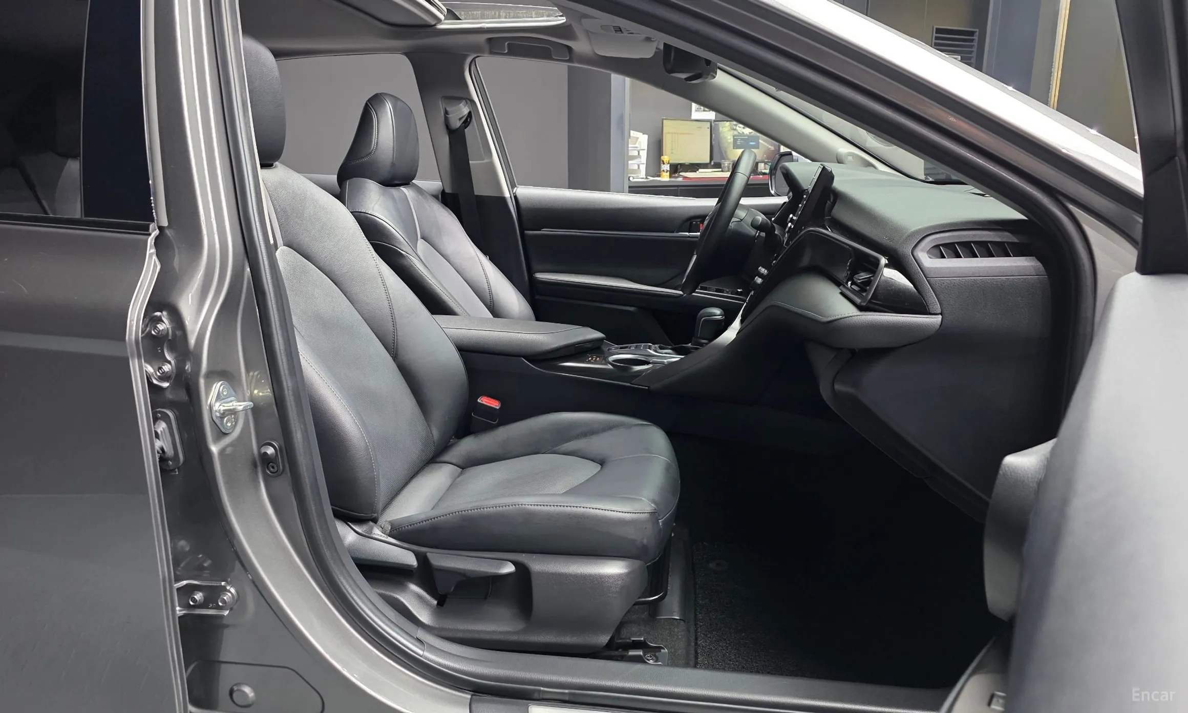 Toyota Camry (XV70) превью 11