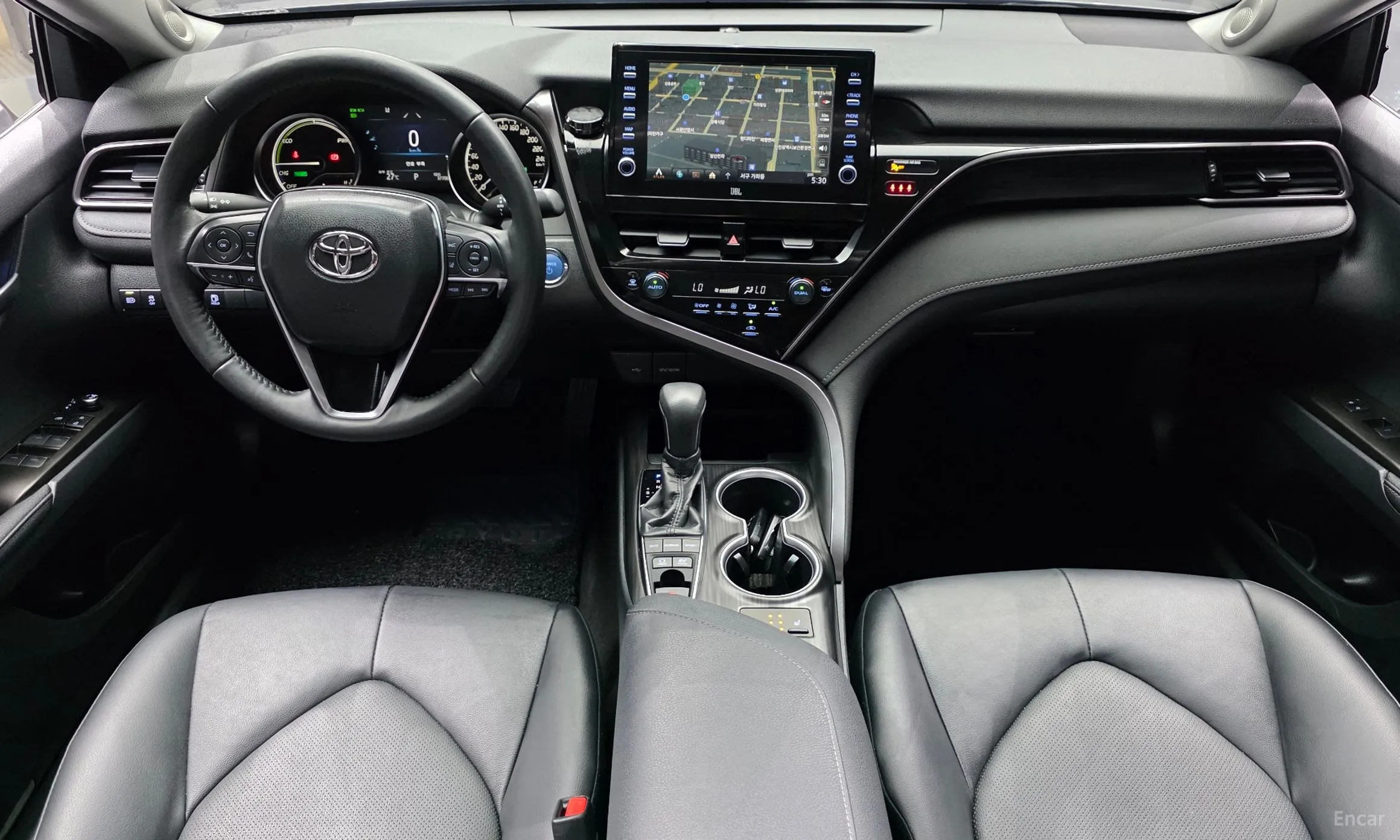 Toyota Camry (XV70) превью 7