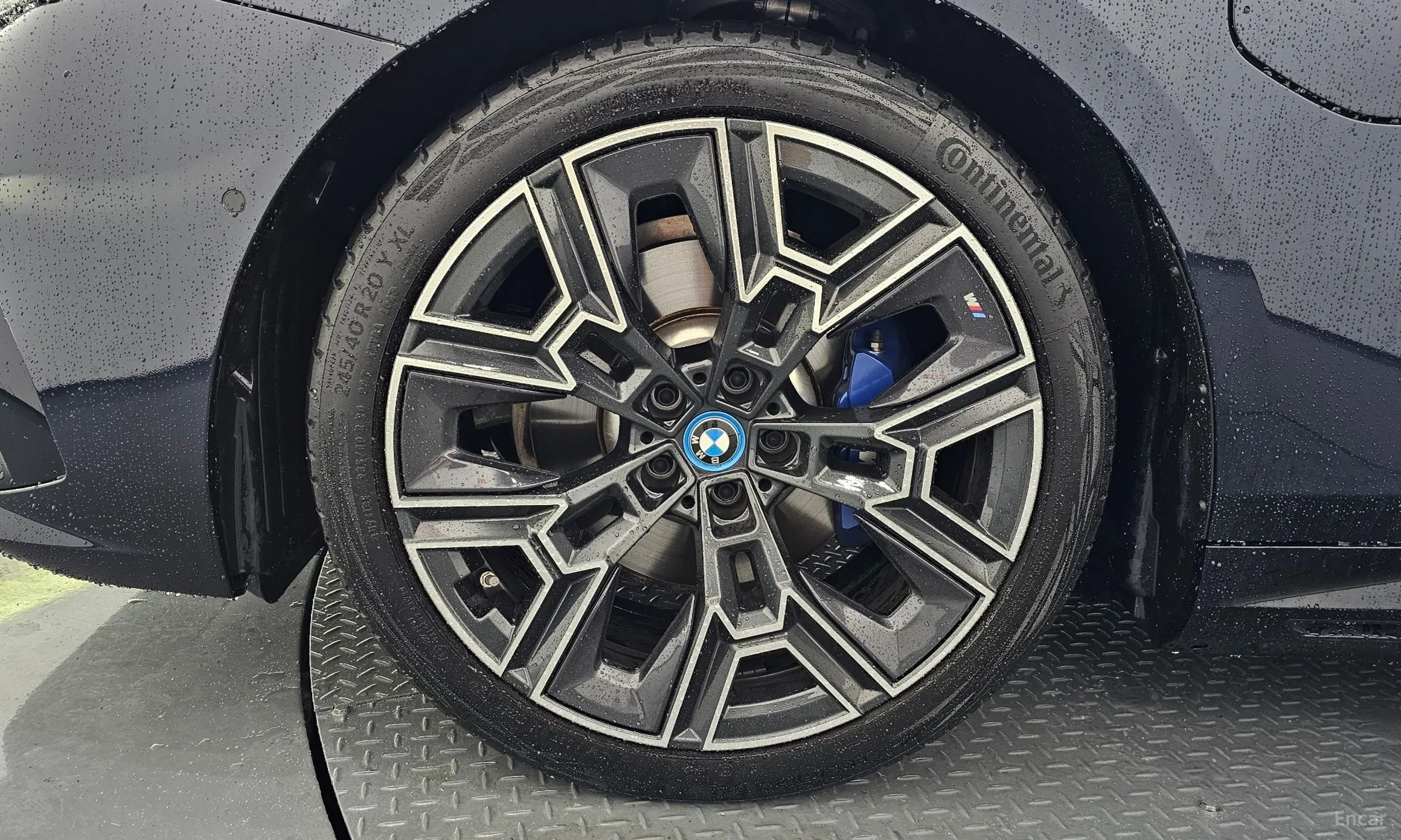 BMW 5 Series (G60) превью 5