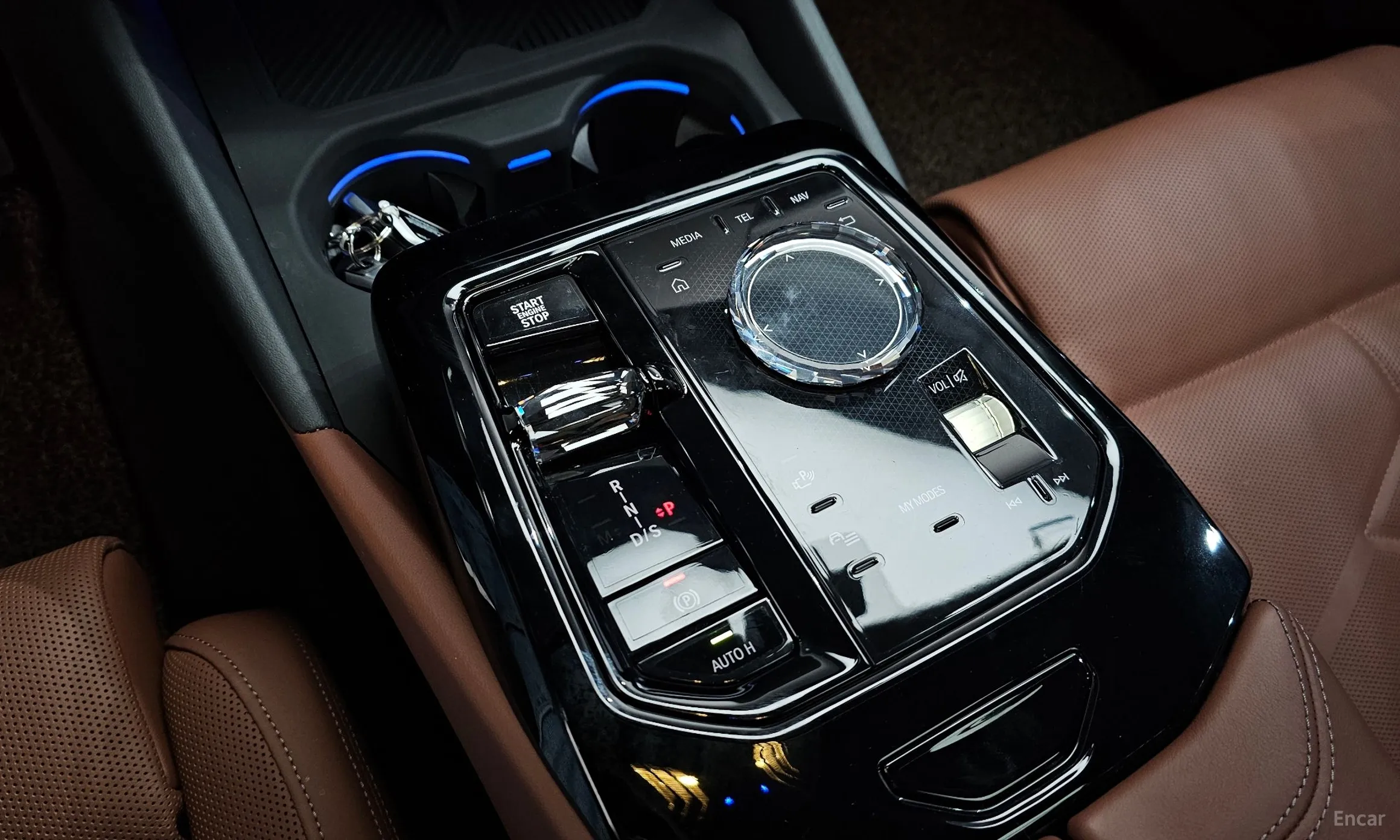 BMW 5 Series (G60) превью 9