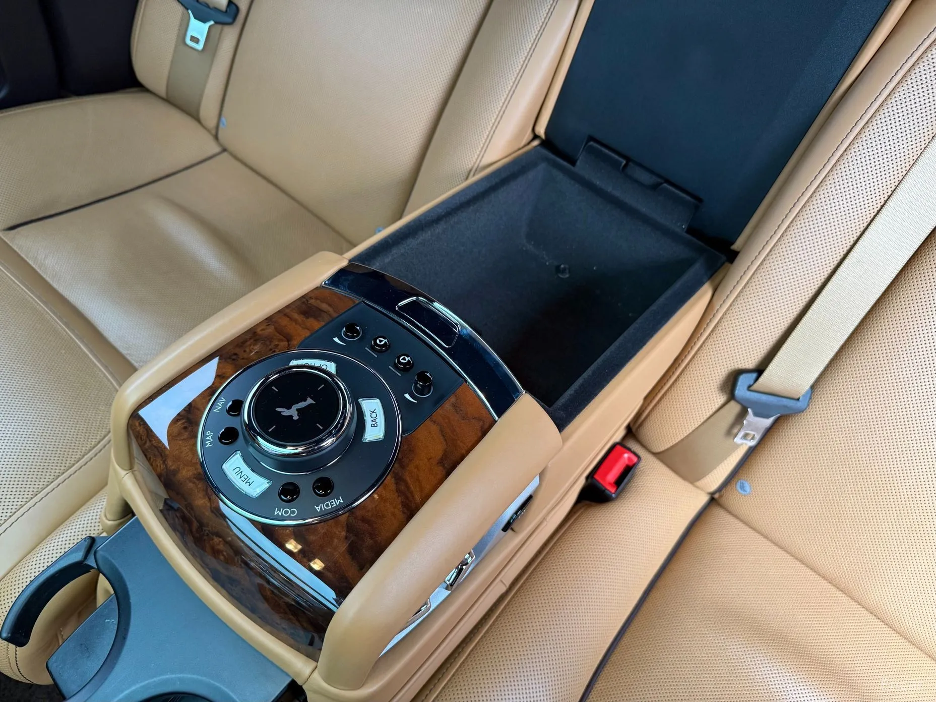 Rolls-Royce Ghost превью 15