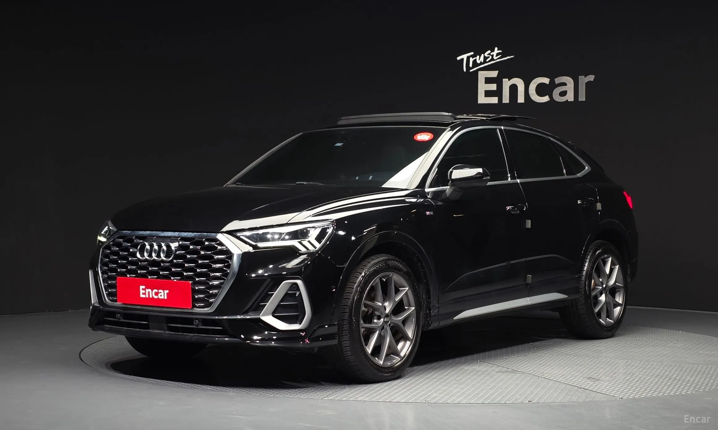 Audi Q3 (F3)