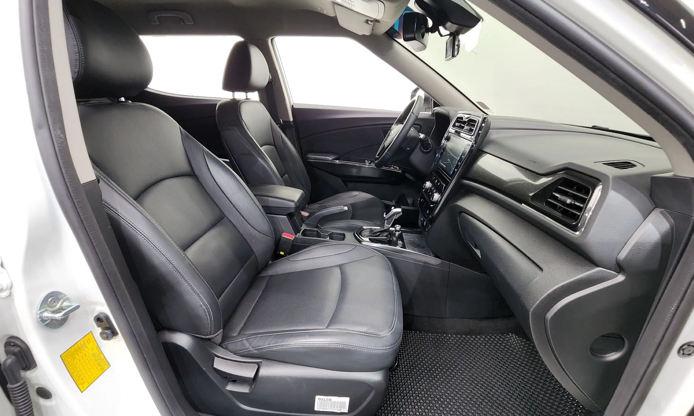 KG Mobility (SsangYong) Berry New Tivoli превью 10