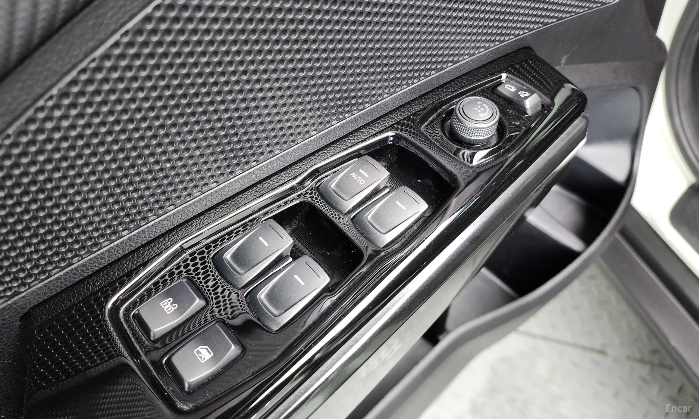 KG Mobility (SsangYong) Berry New Tivoli превью 12