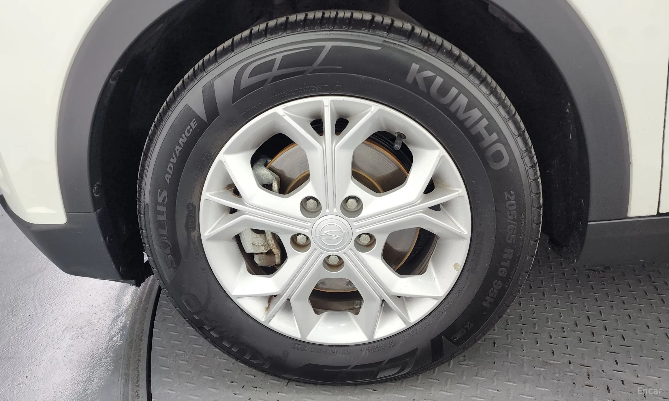 KG Mobility (SsangYong) Berry New Tivoli превью 5