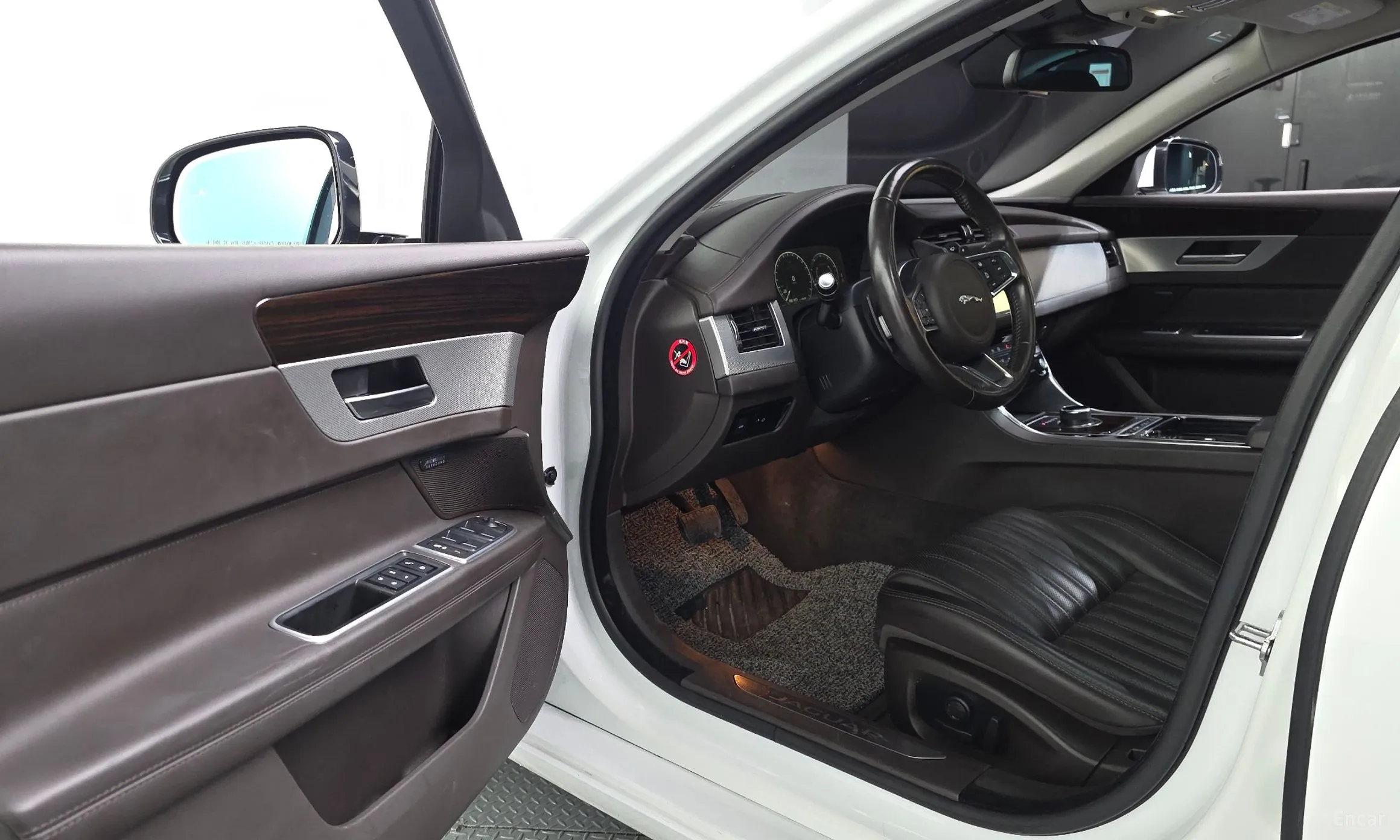 Jaguar XF (x260) превью 10