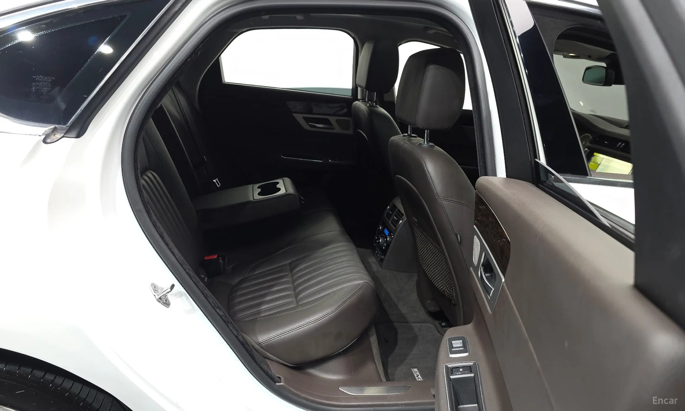 Jaguar XF (x260) превью 12