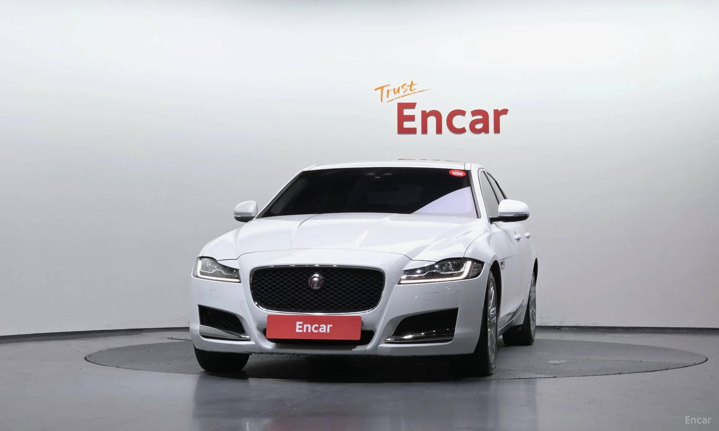 Jaguar XF (x260) превью 3