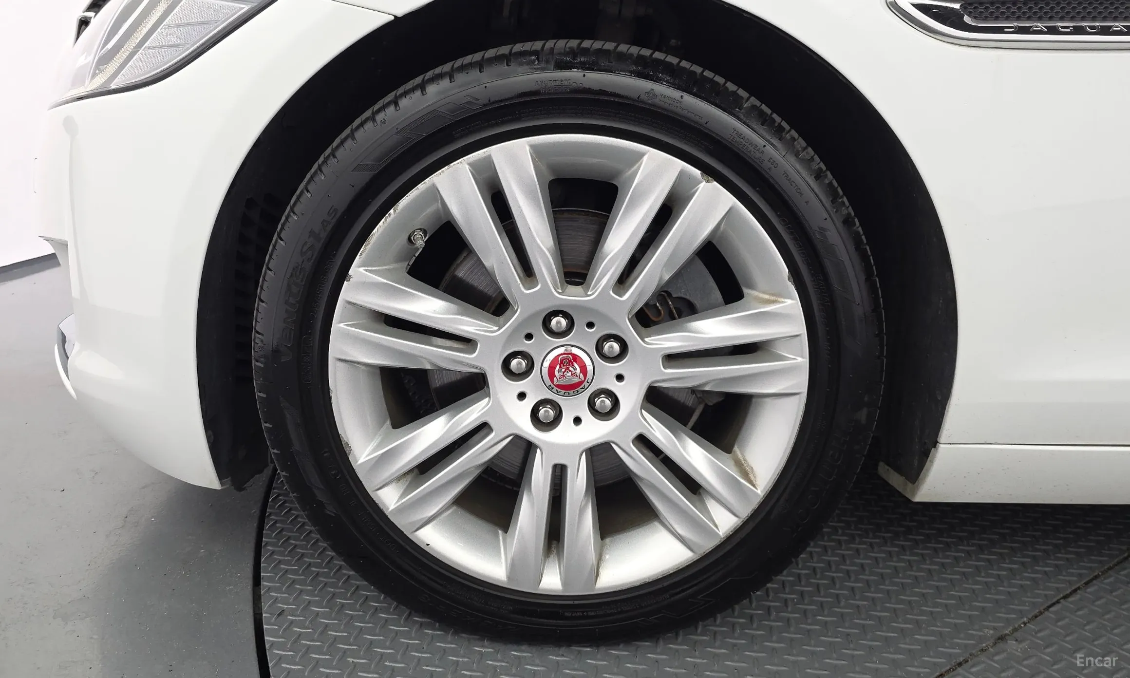Jaguar XF (x260) превью 5