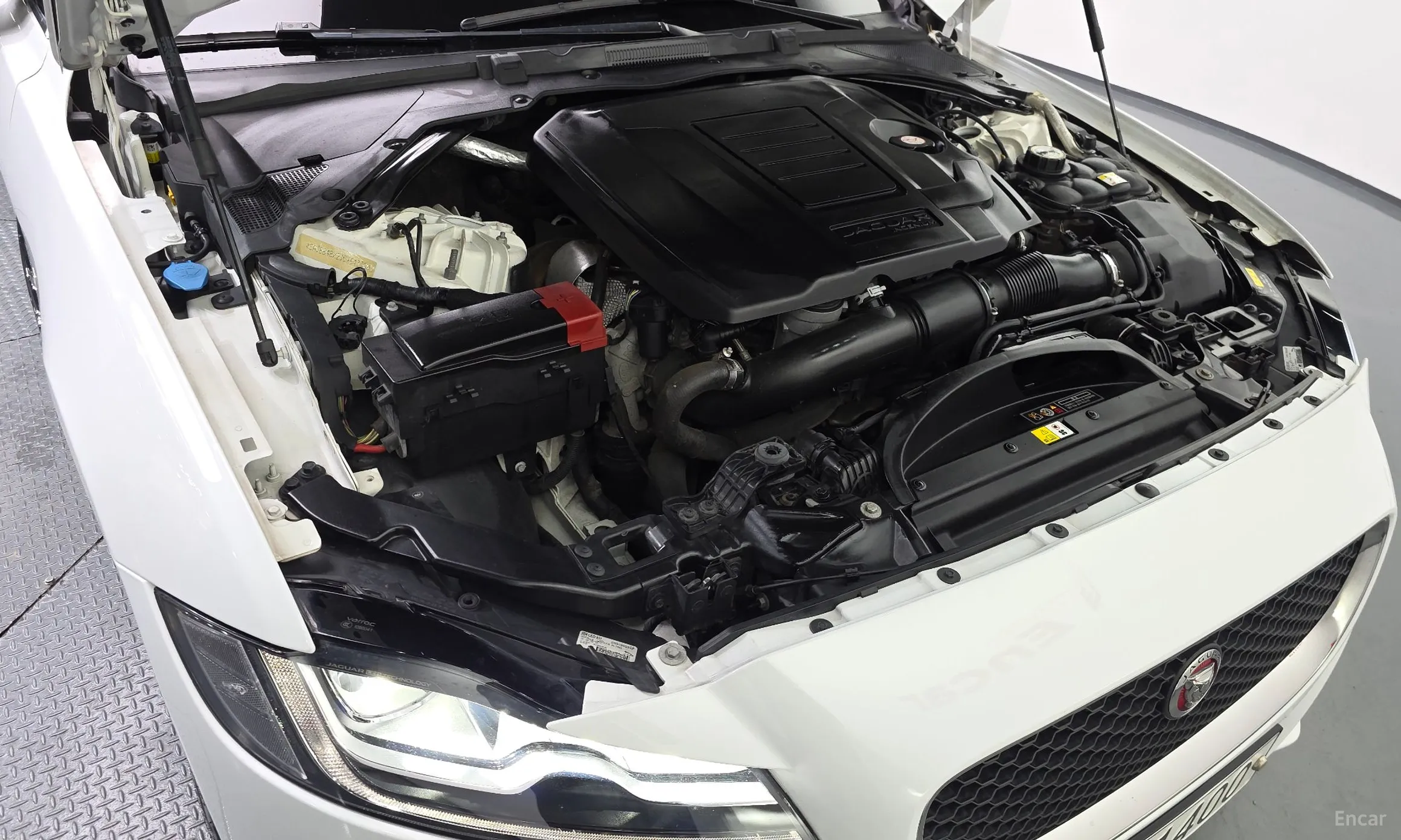 Jaguar XF (x260) превью 6