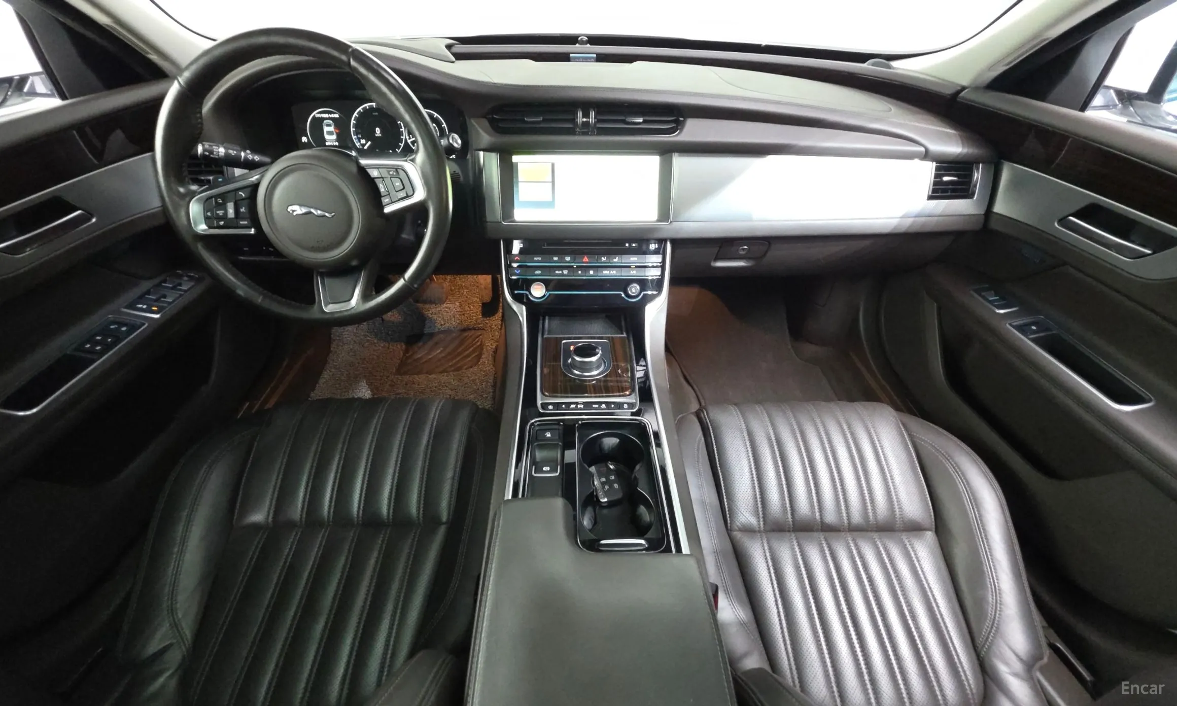 Jaguar XF (x260) превью 7