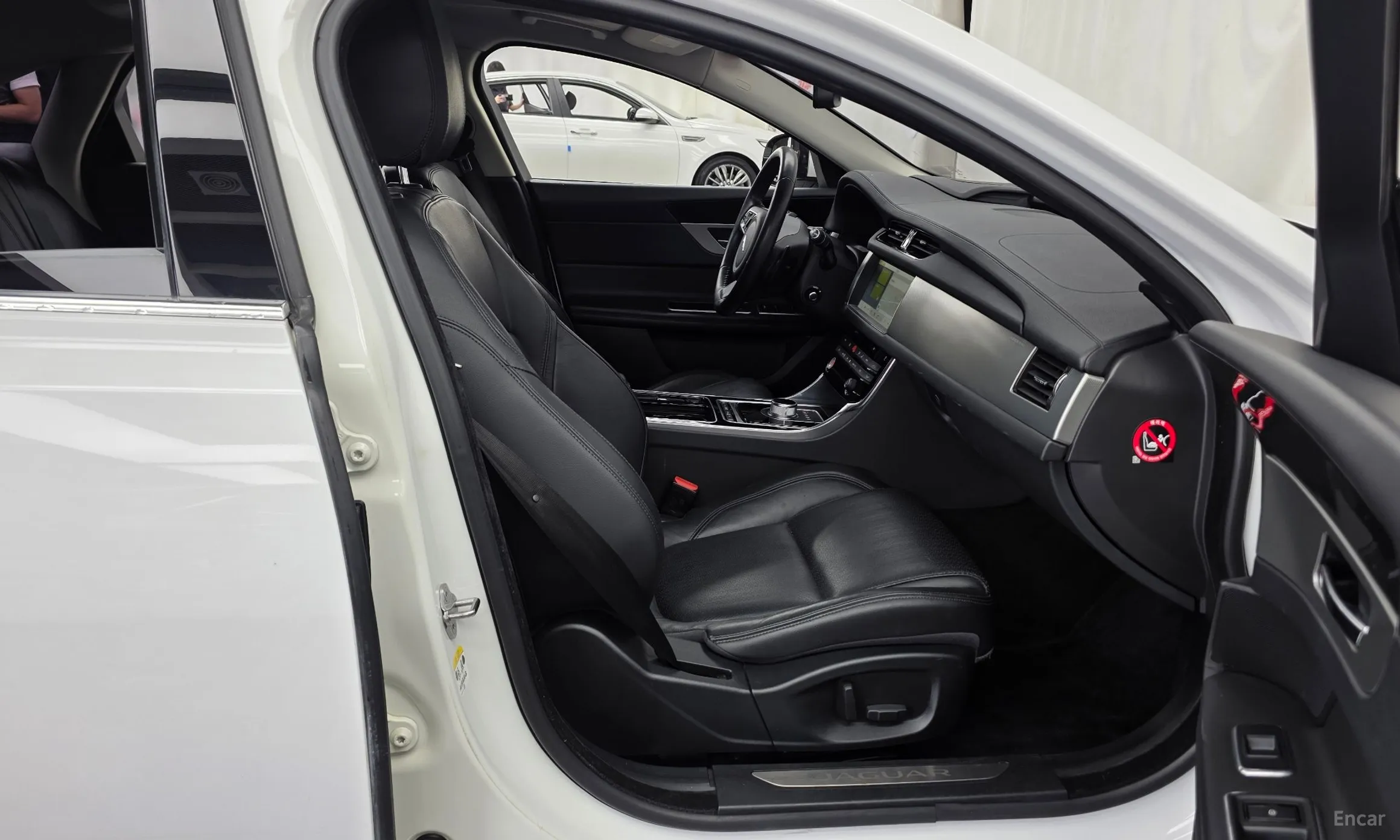 Jaguar XF (x260) превью 11