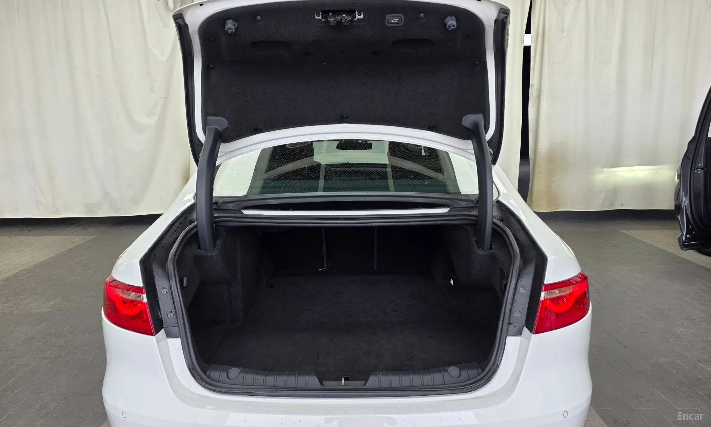Jaguar XF (x260) превью 20