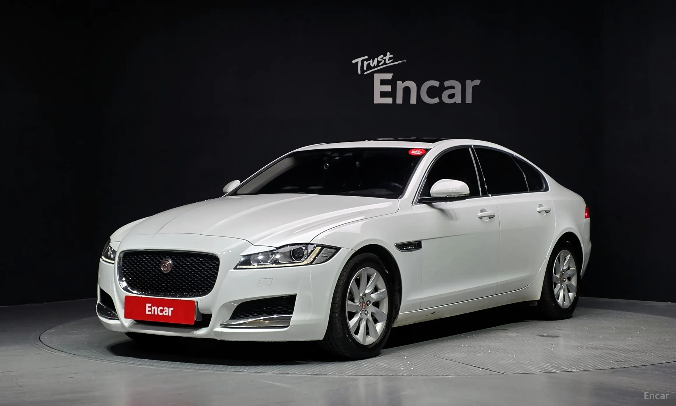 Jaguar XF (x260) превью 3