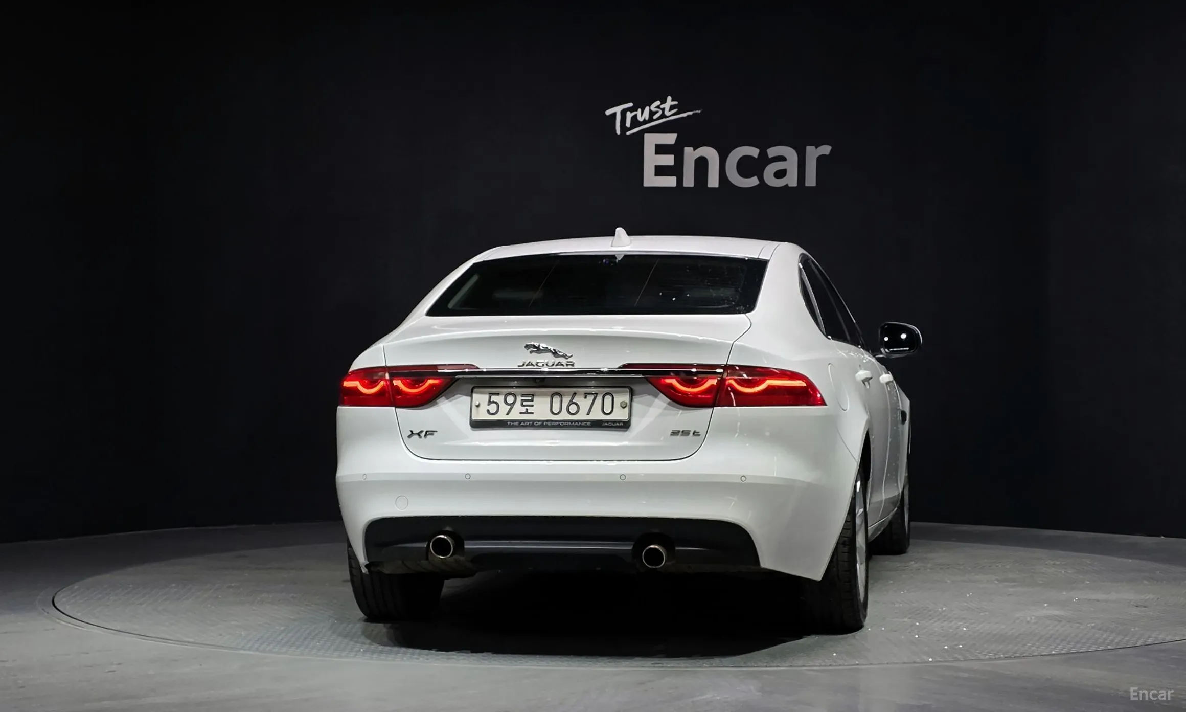 Jaguar XF (x260) превью 4