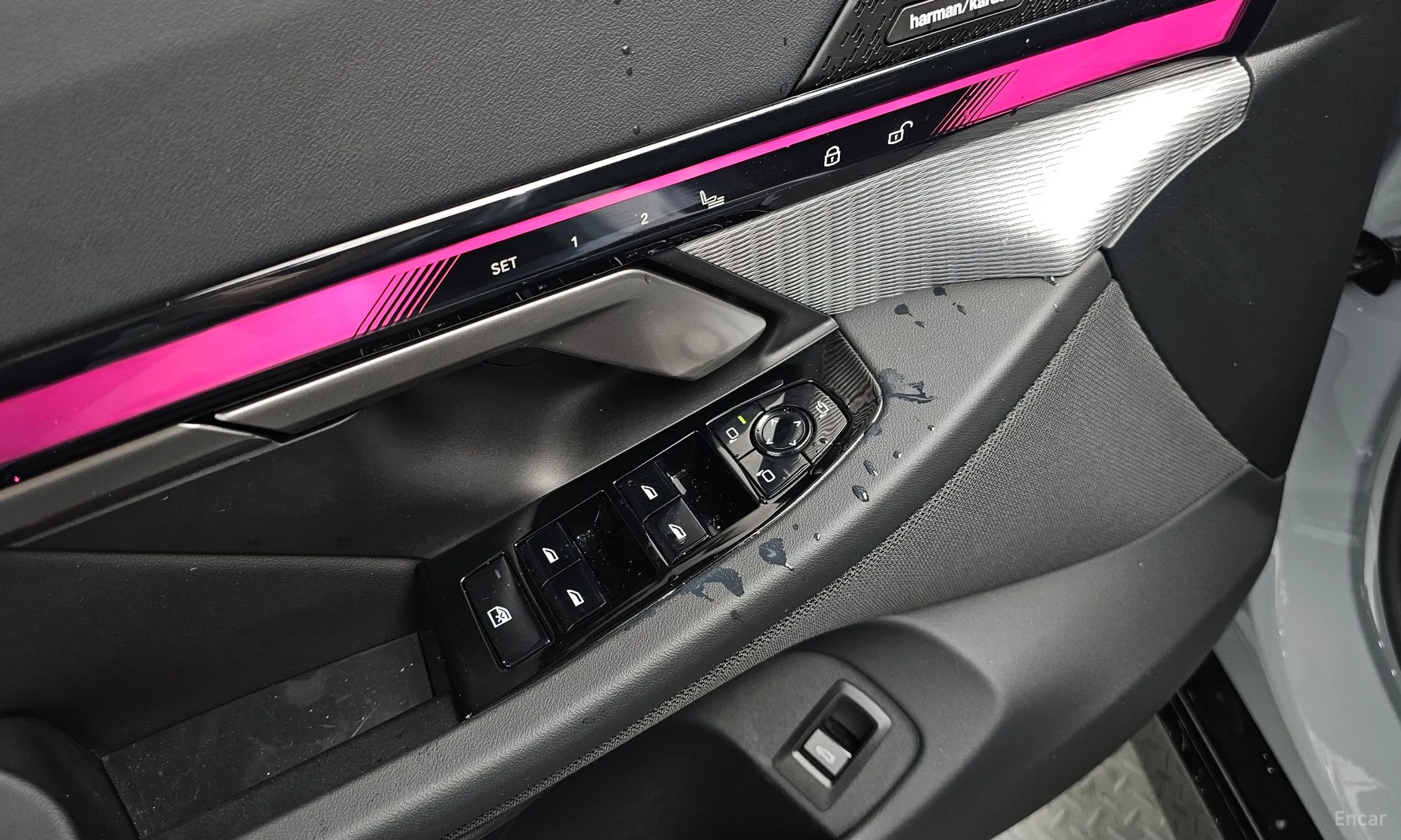 BMW 5 Series (G60) превью 20