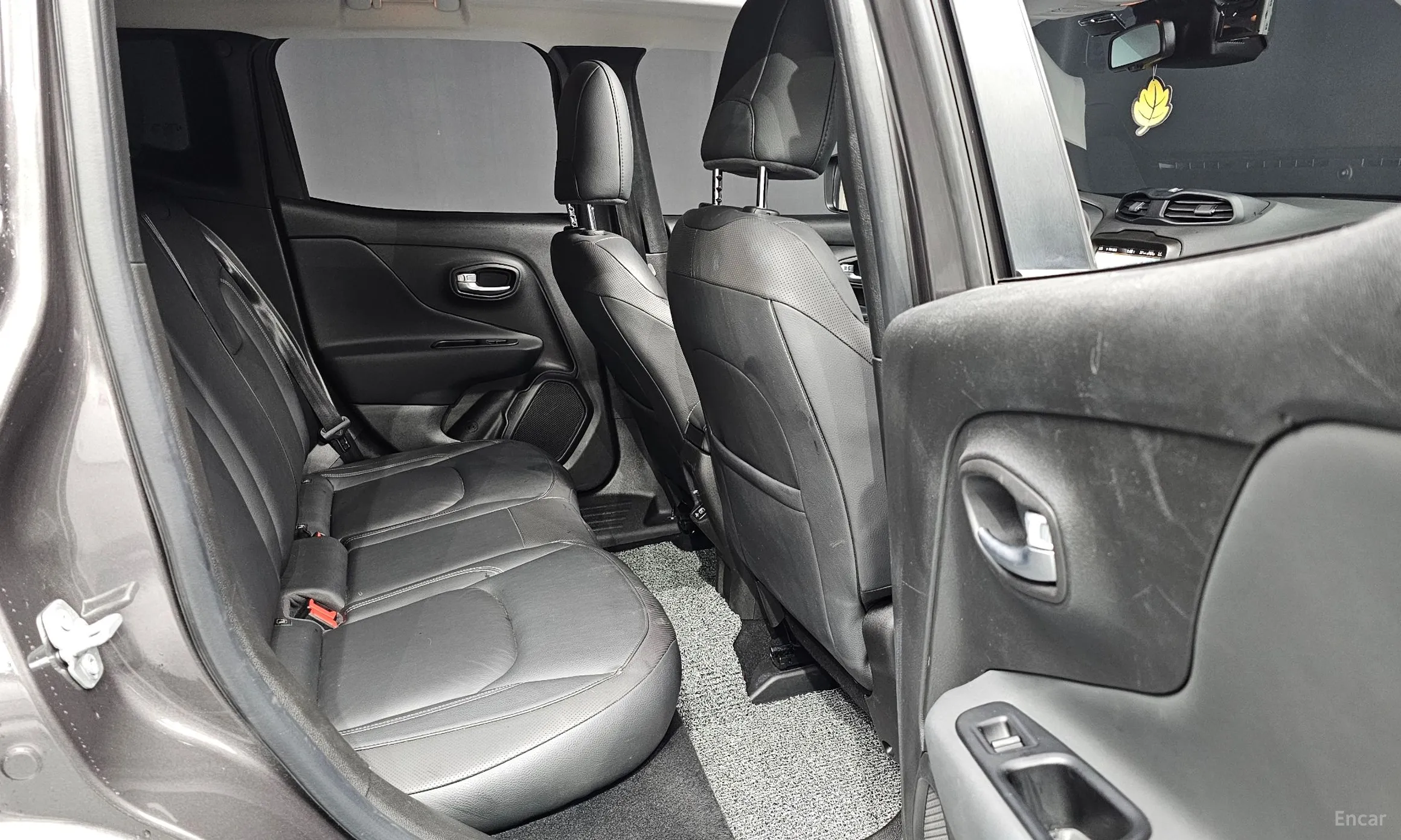 Jeep Renegade превью 12