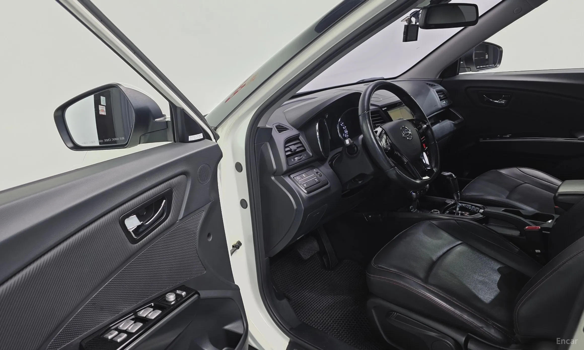 KG Mobility (SsangYong) Tivoli Air превью 11
