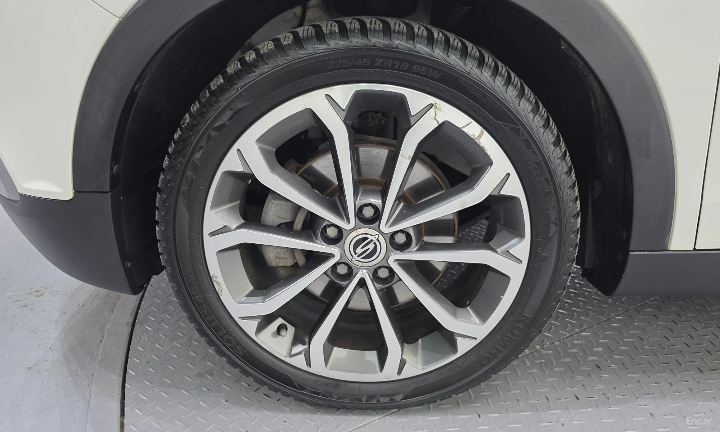 KG Mobility (SsangYong) Tivoli Air превью 5