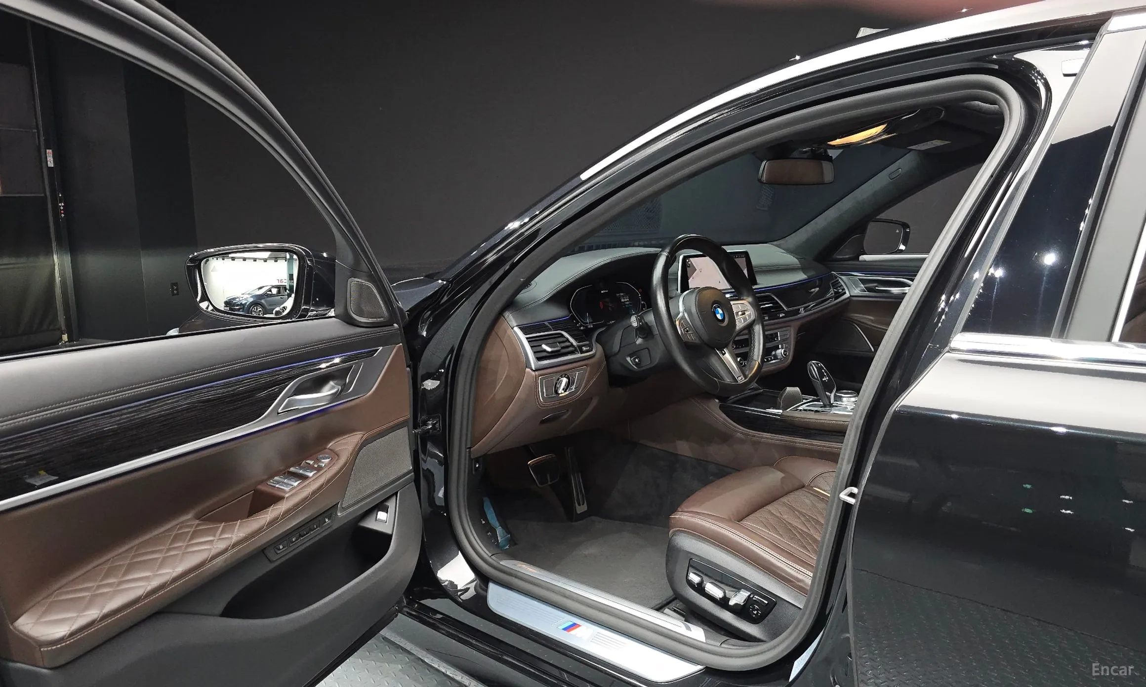BMW 7 Series (G11) превью 10