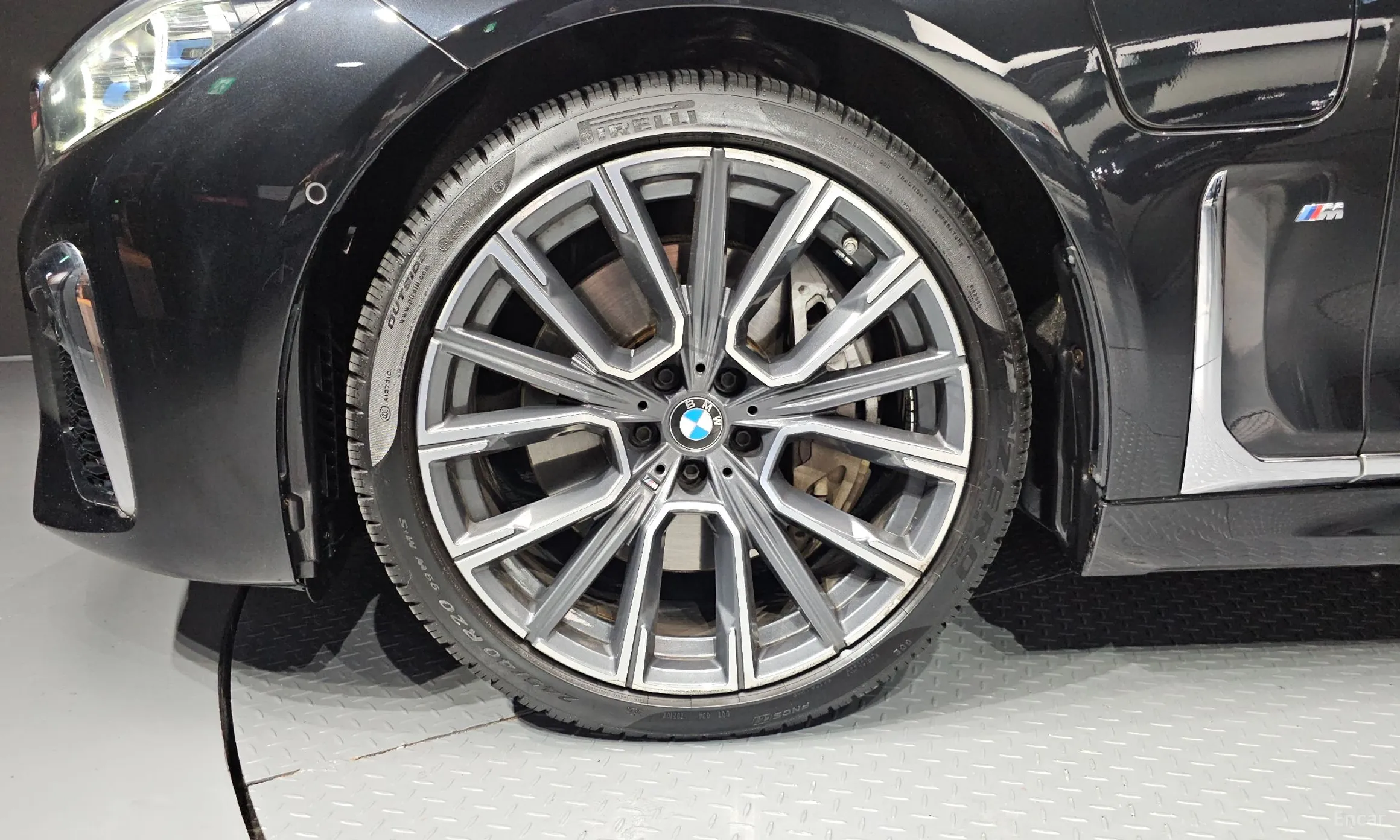 BMW 7 Series (G11) превью 5