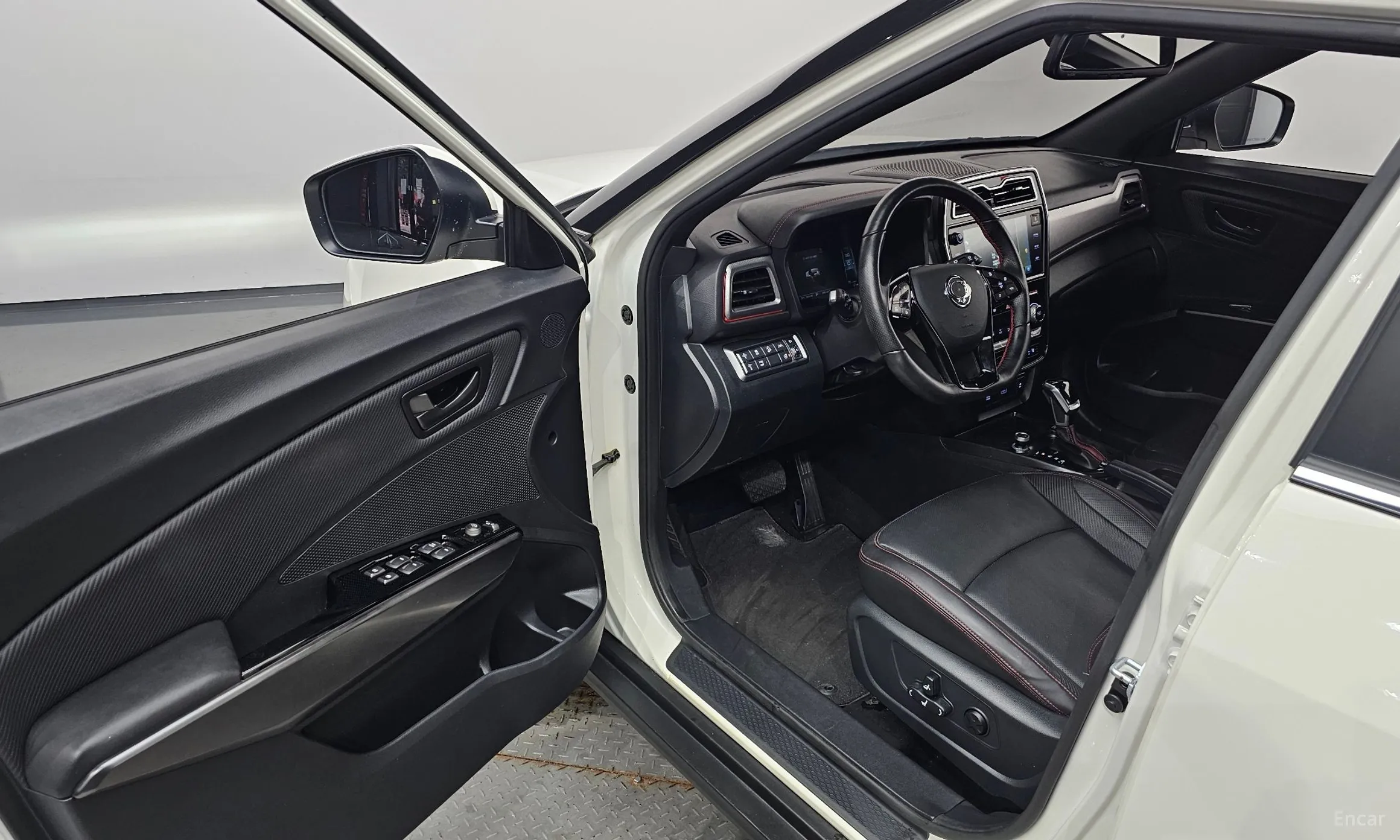 KG Mobility (SsangYong) Berry New Tivoli превью 10