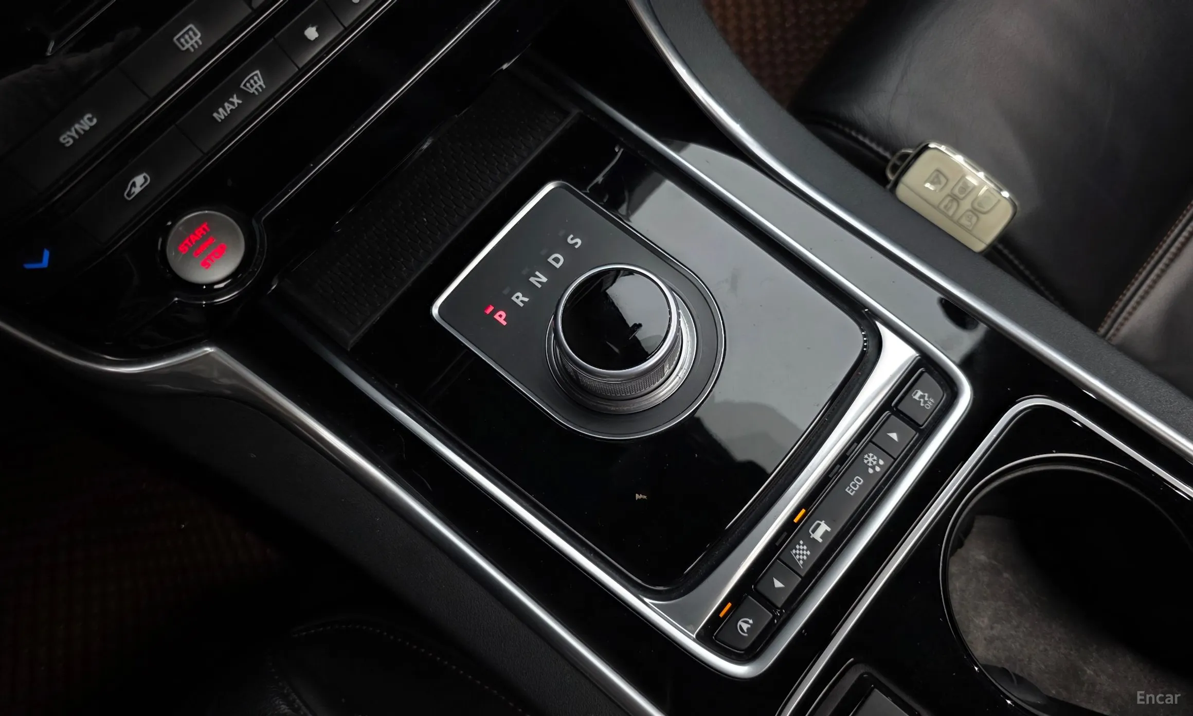 Jaguar XE превью 9